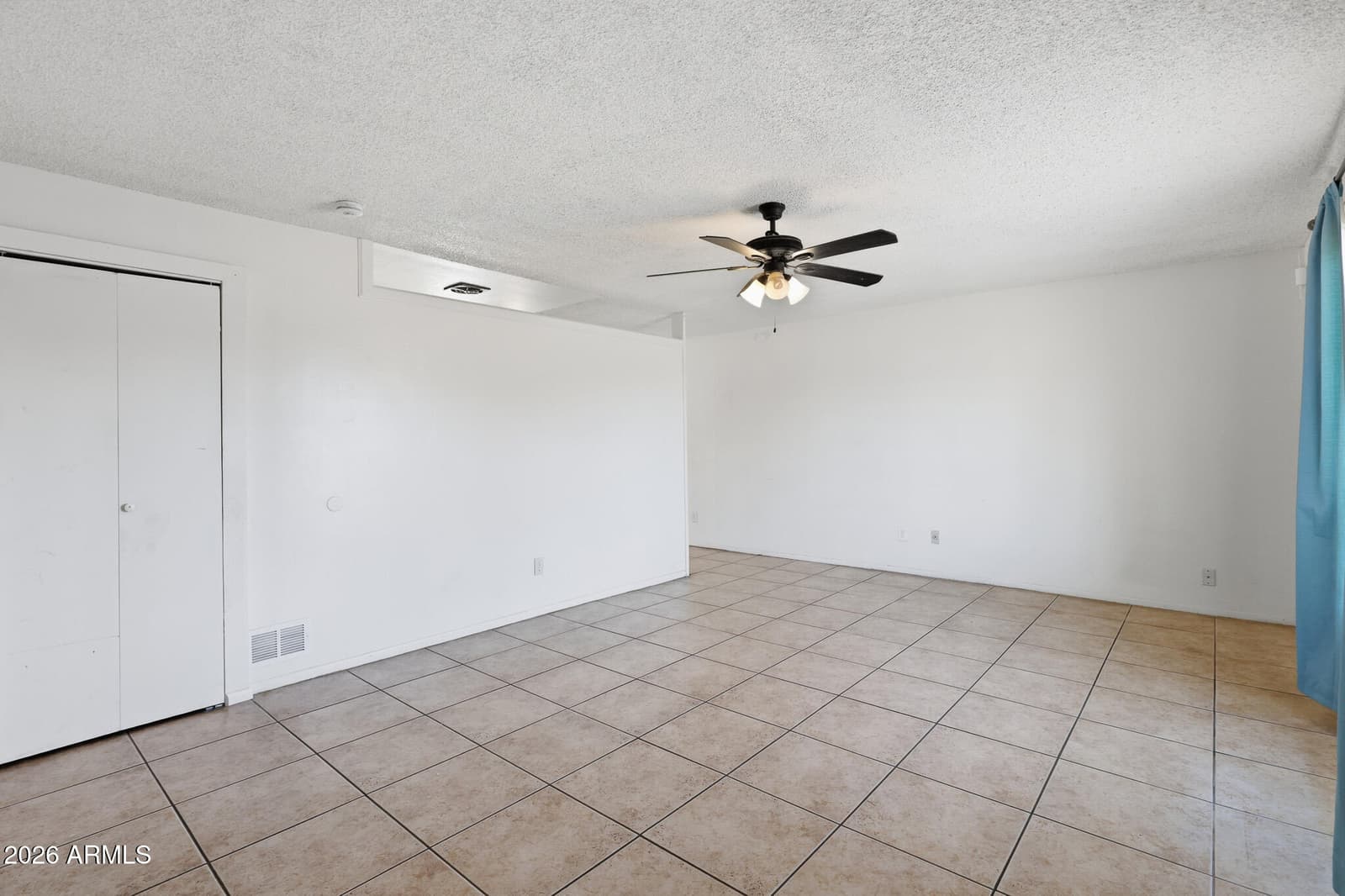 3449 W Mauna Loa Lane, Phoenix, AZ 85053 — photo 4 of 33