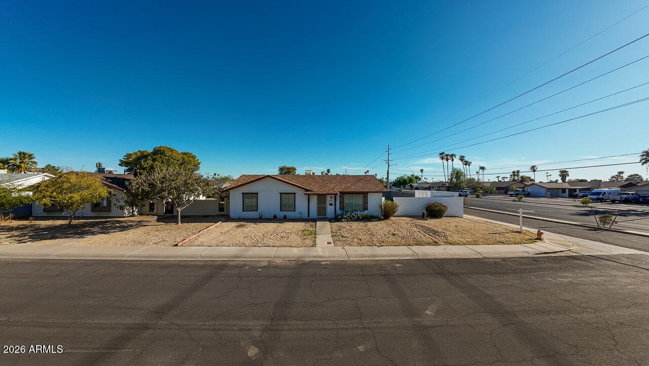 3449 W Mauna Loa Lane, Phoenix, AZ 85053 — photo 30 of 33
