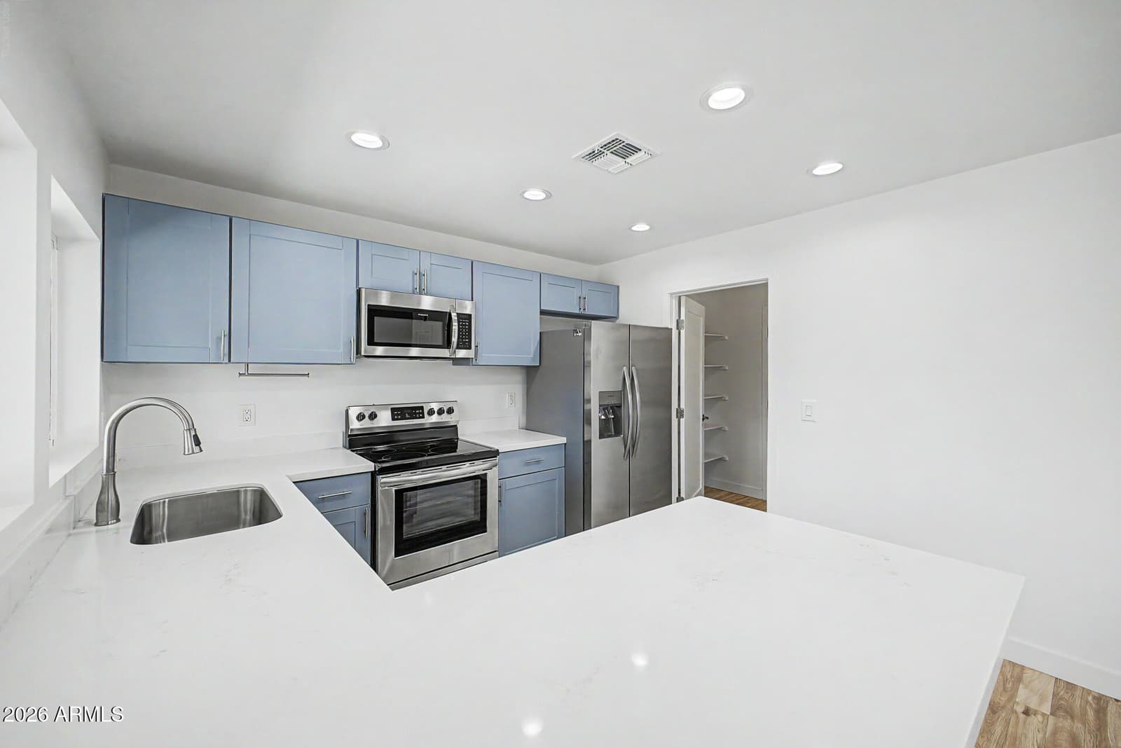 917 W Mission Drive, Chandler, AZ 85225 — photo 10 of 28