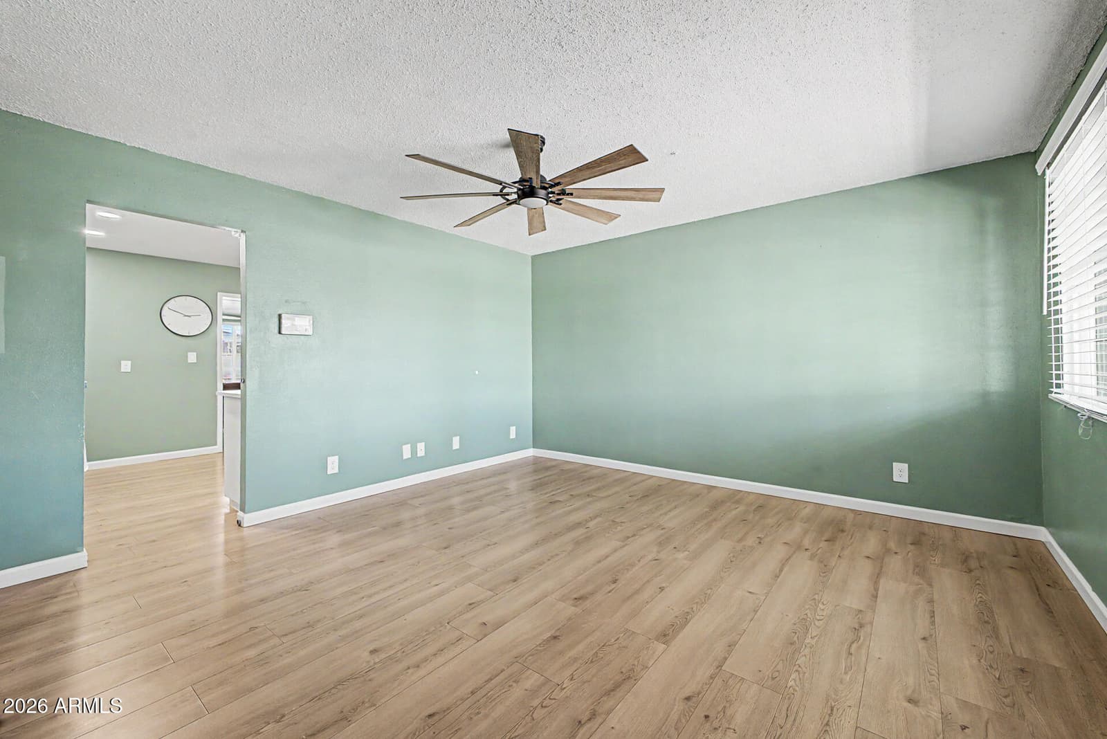 2045 W Cholla Street, Phoenix, AZ 85029 — photo 8 of 23