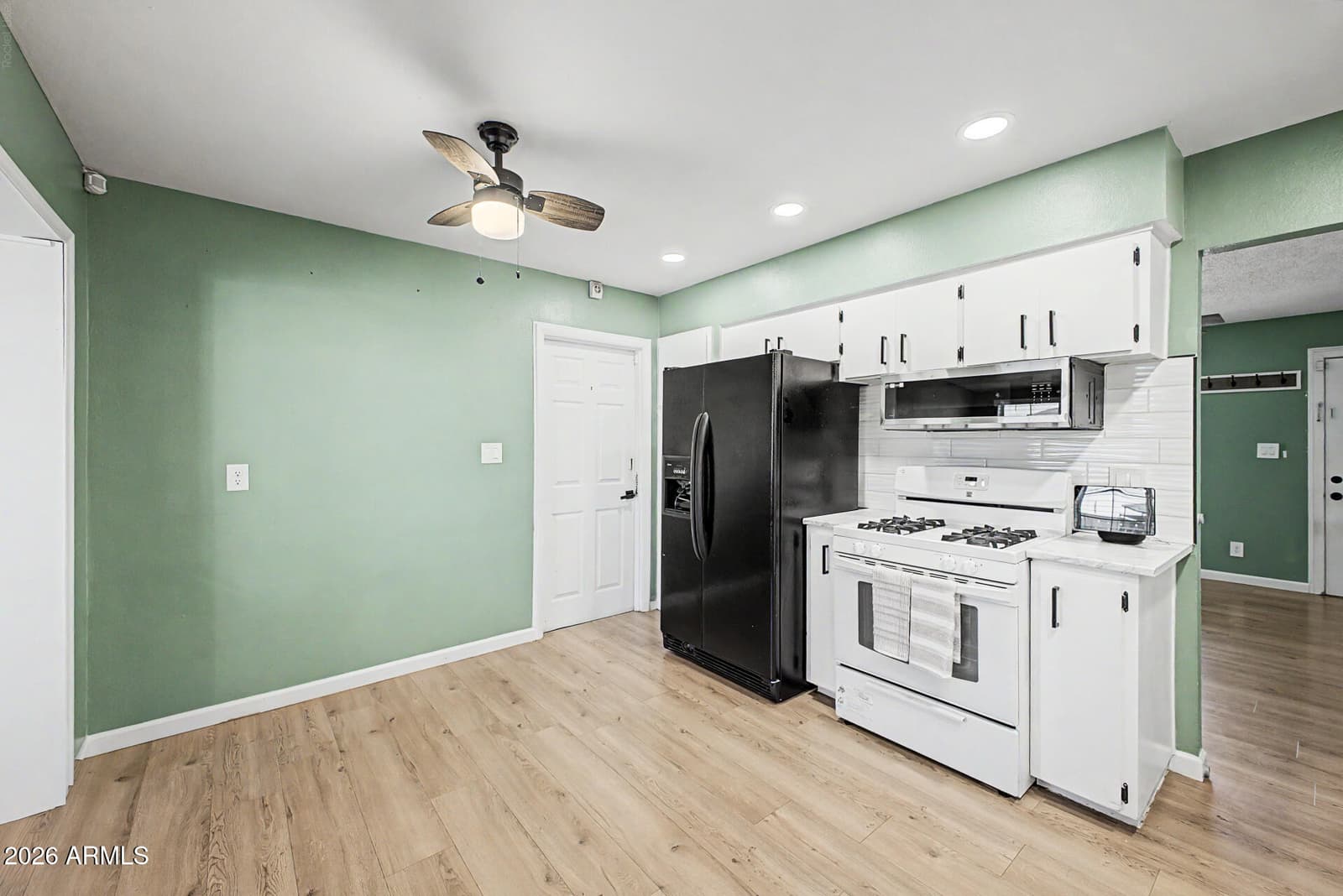 2045 W Cholla Street, Phoenix, AZ 85029 — photo 10 of 23