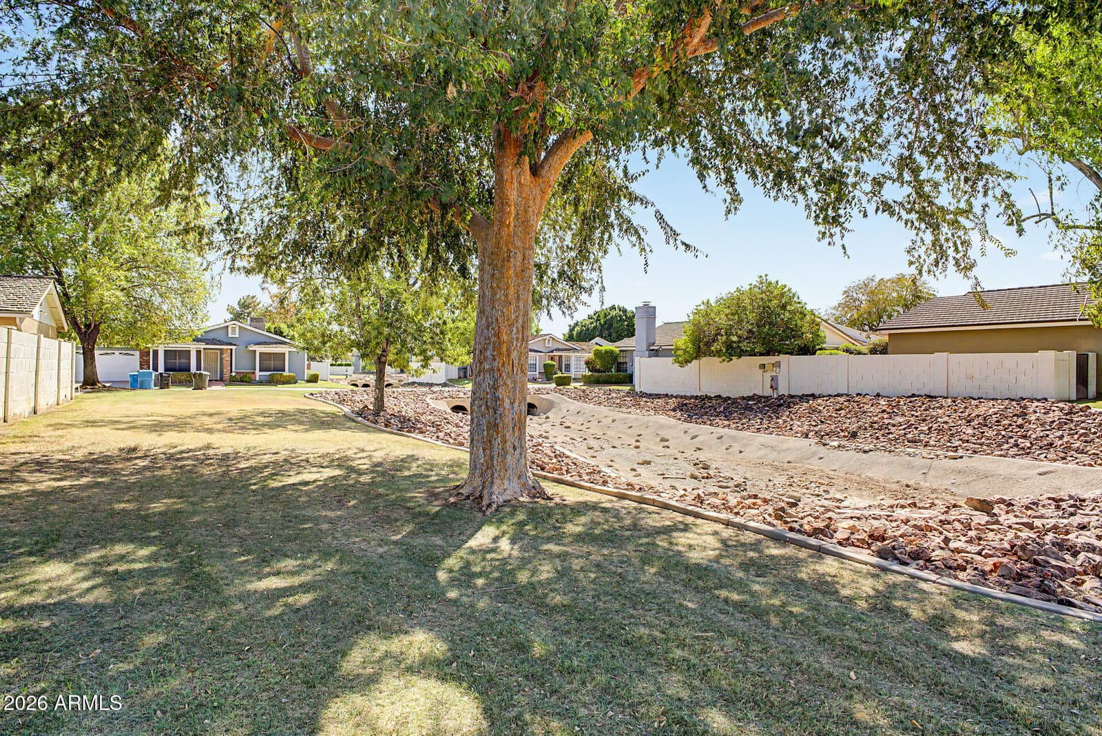 130 E Campo Bello Drive, Phoenix, AZ 85022 — photo 28 of 31