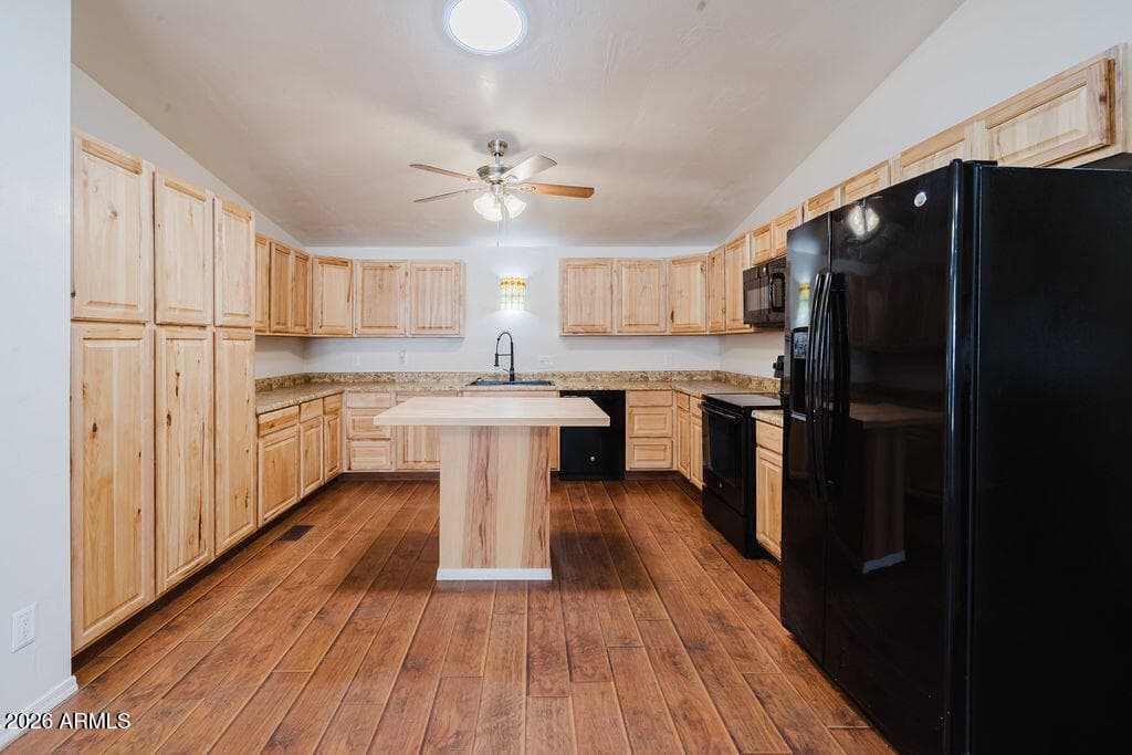 2233 E Behrend Drive 220, Phoenix, AZ 85024 — photo 13 of 36