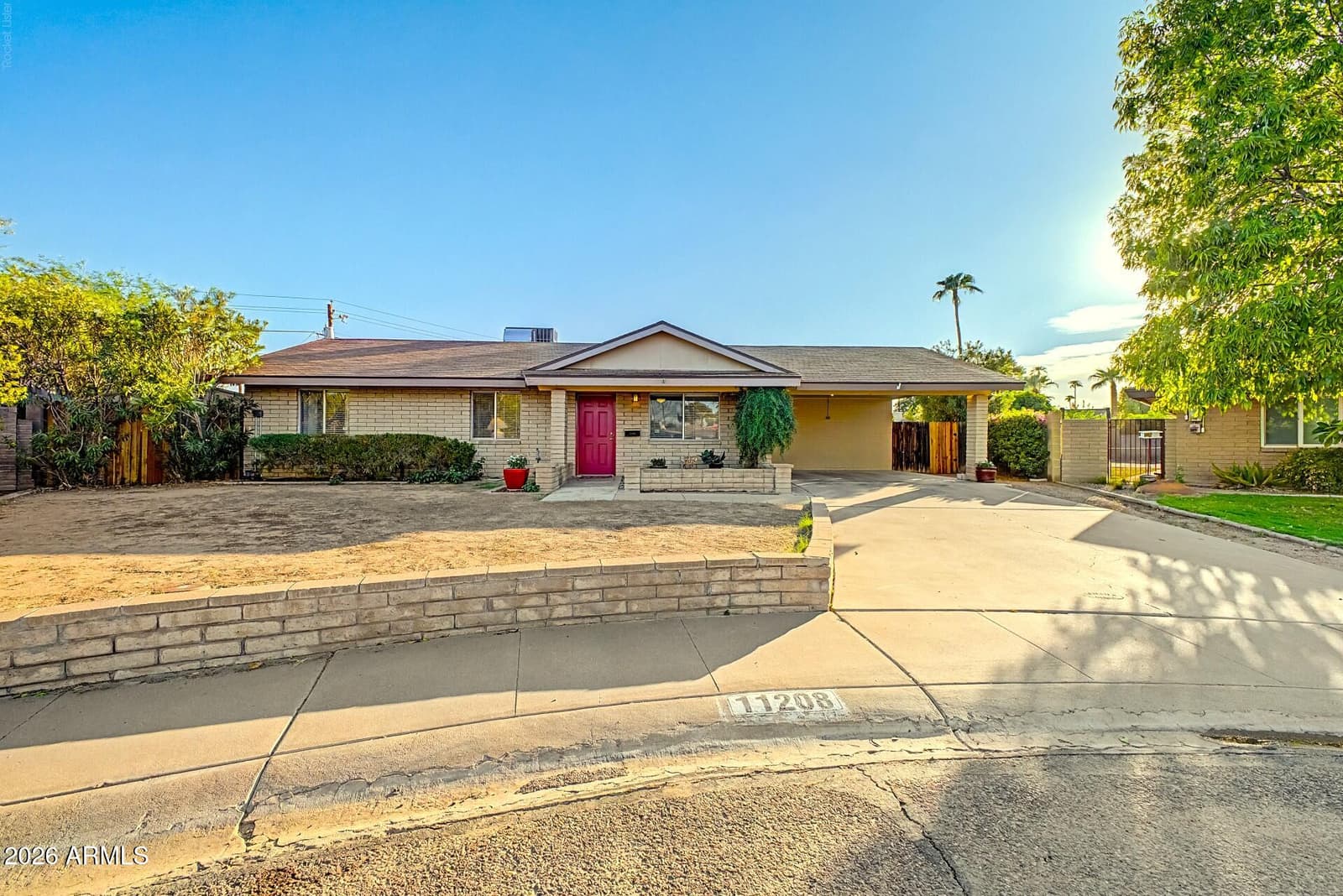11208 N 38th Place, Phoenix, AZ 85028 — photo 6 of 45