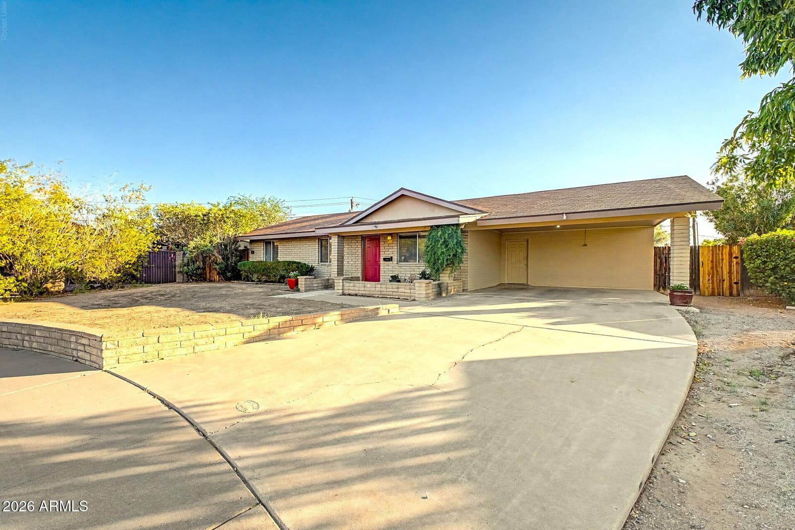 11208 N 38th Place, Phoenix, AZ 85028 — photo 7 of 45