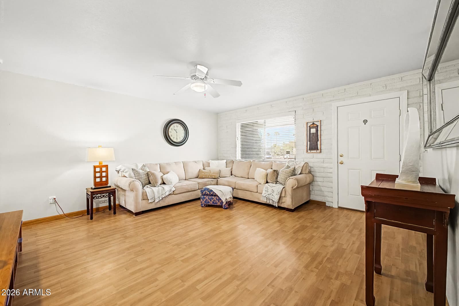 11208 N 38th Place, Phoenix, AZ 85028 — photo 10 of 45