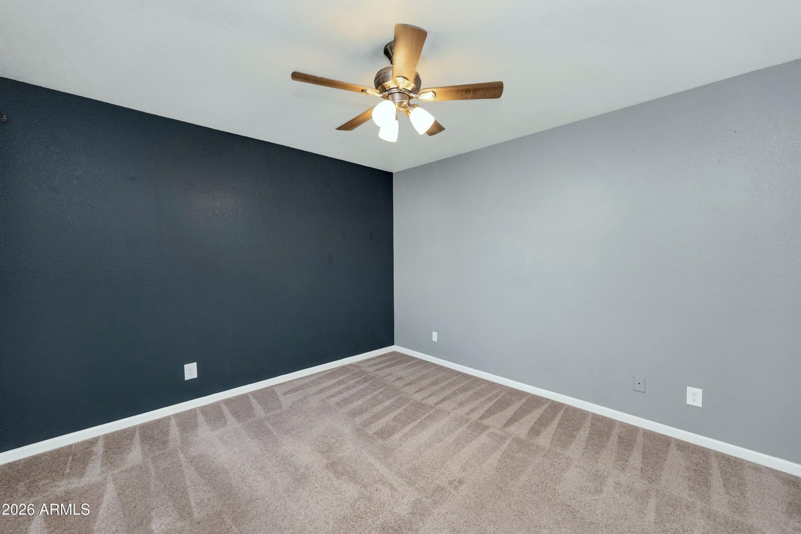1333 E Morten Avenue 214, Phoenix, AZ 85020 — photo 4 of 18