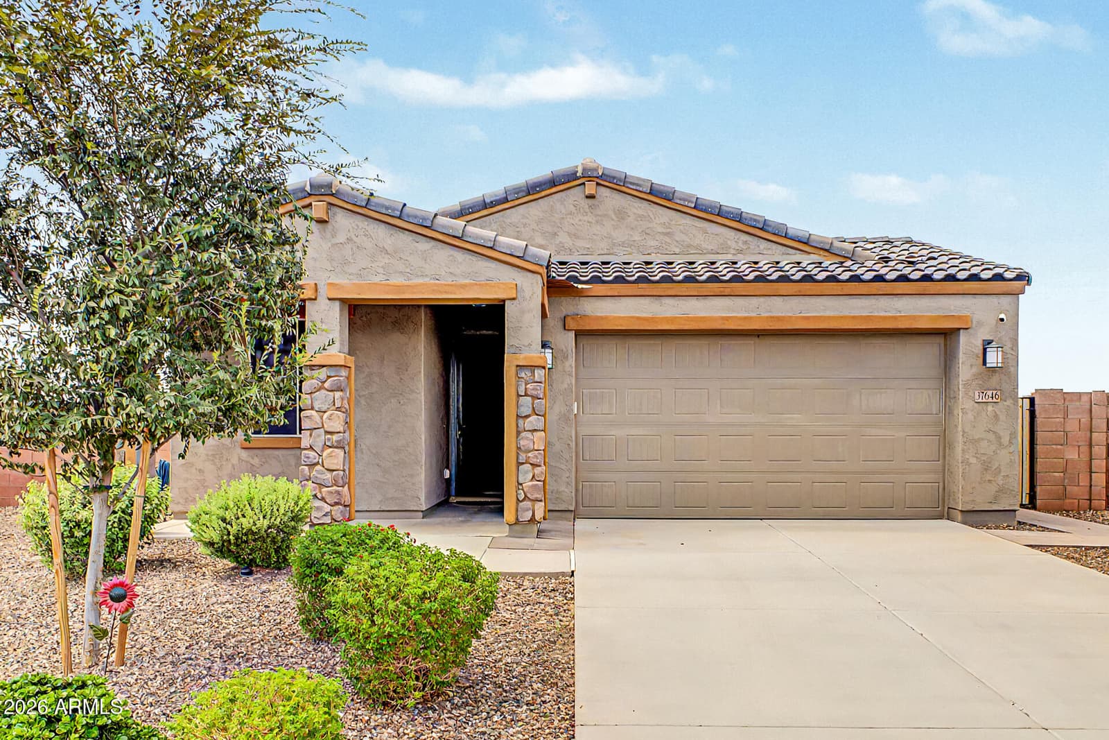 37646 N Bridlewood Lane, San Tan Valley, AZ 85140 — photo 2 of 35