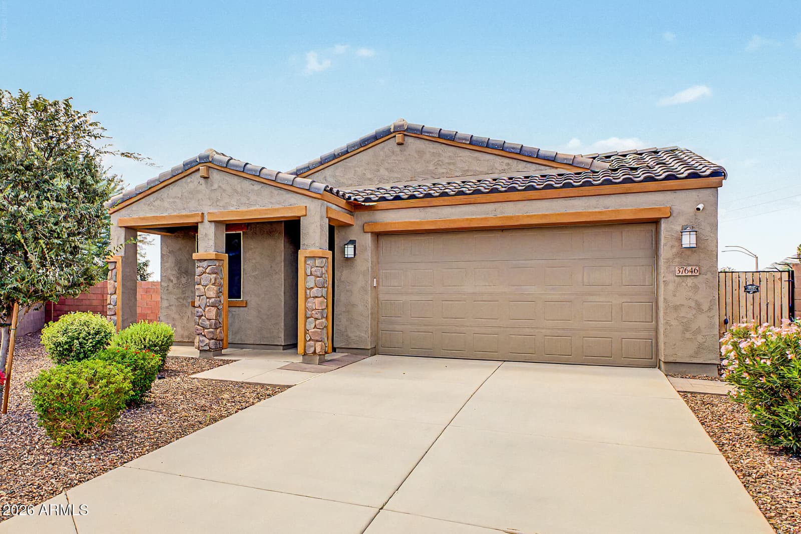 37646 N Bridlewood Lane, San Tan Valley, AZ 85140 — photo 1 of 35