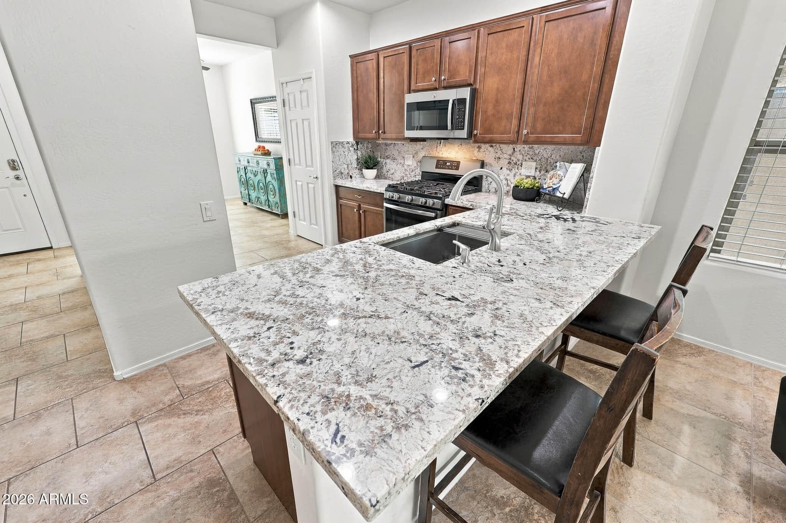 5440 W Yearling Road, Phoenix, AZ 85083 — photo 10 of 61