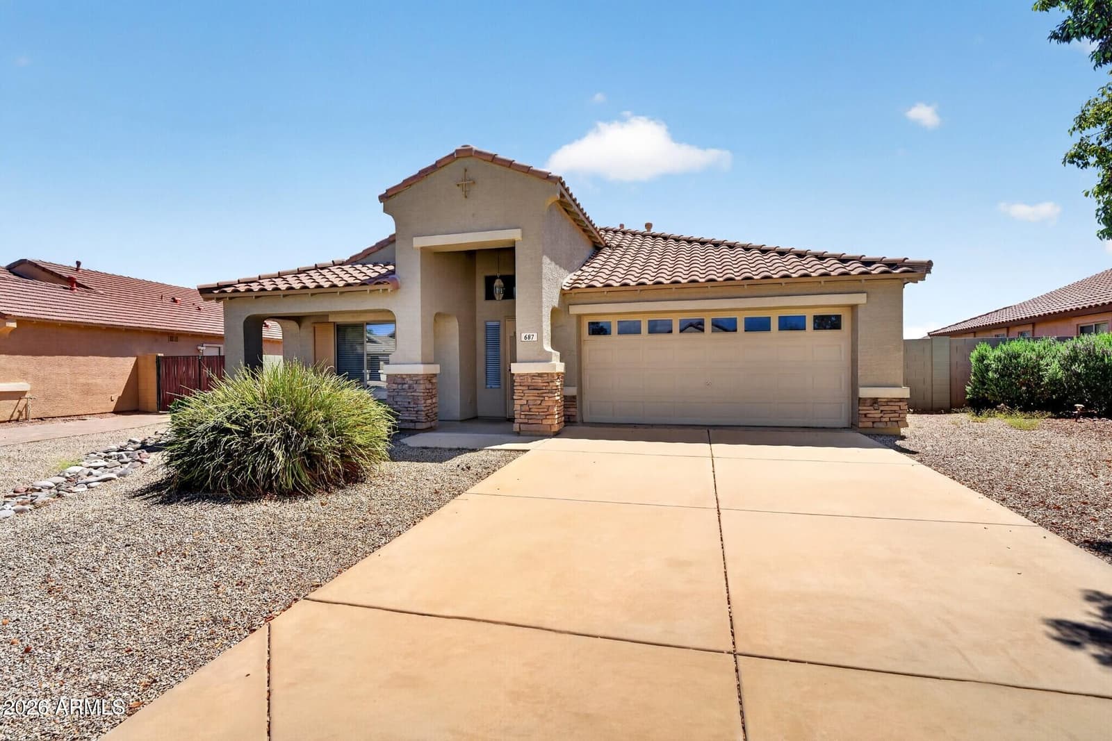 687 E Palomino Way, San Tan Valley, AZ 85143 — photo 2 of 49