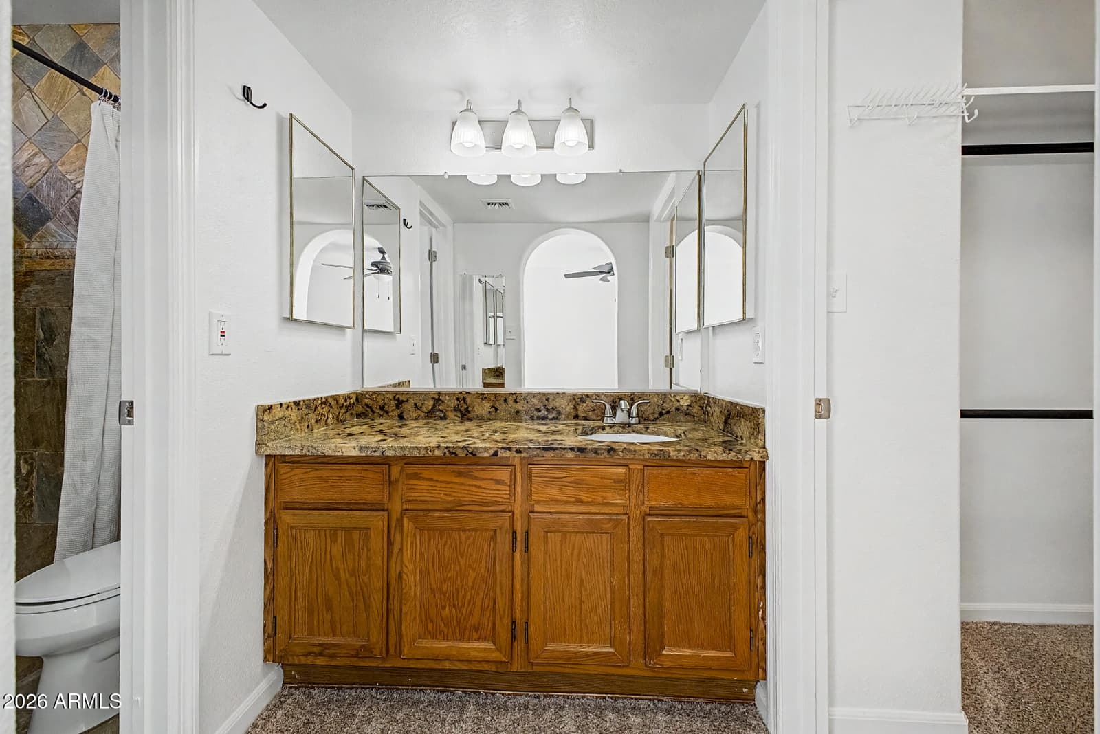 1025 E Highland Avenue 32, Phoenix, AZ 85014 — photo 11 of 19