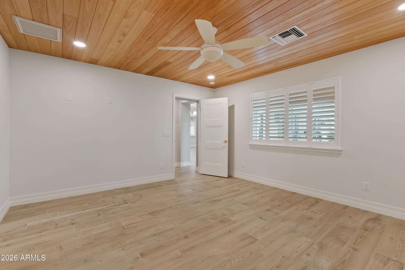 4010 E Coolidge Street, Phoenix, AZ 85018 — photo 13 of 36