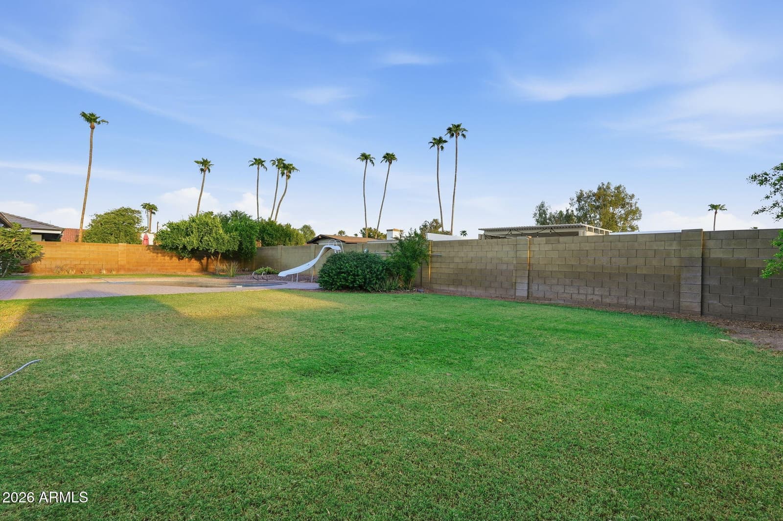 19 E Canterbury Court, Phoenix, AZ 85022 — photo 32 of 40