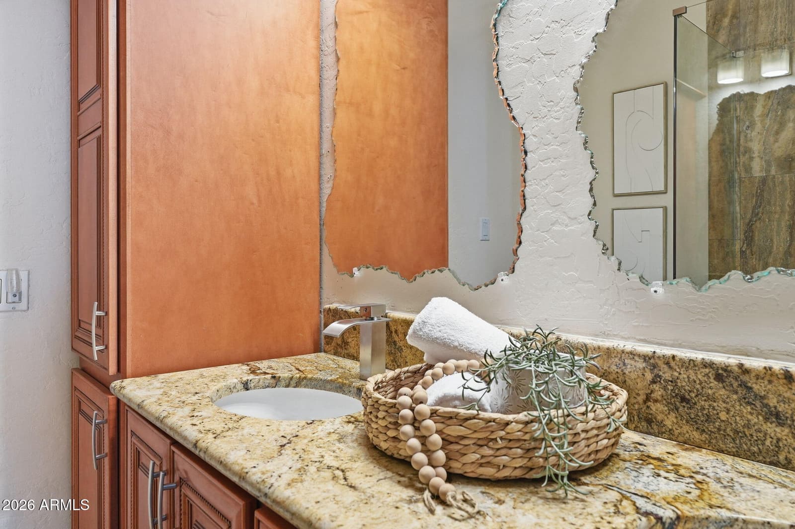 19 E Canterbury Court, Phoenix, AZ 85022 — photo 24 of 40
