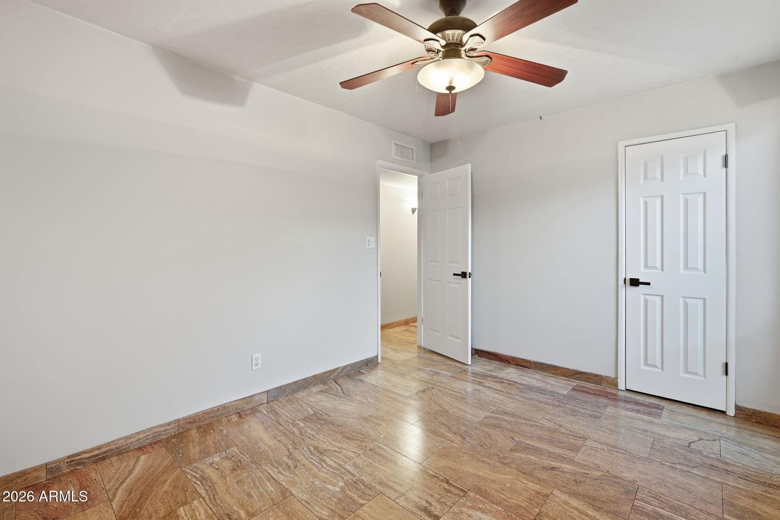 19 E Canterbury Court, Phoenix, AZ 85022 — photo 25 of 40