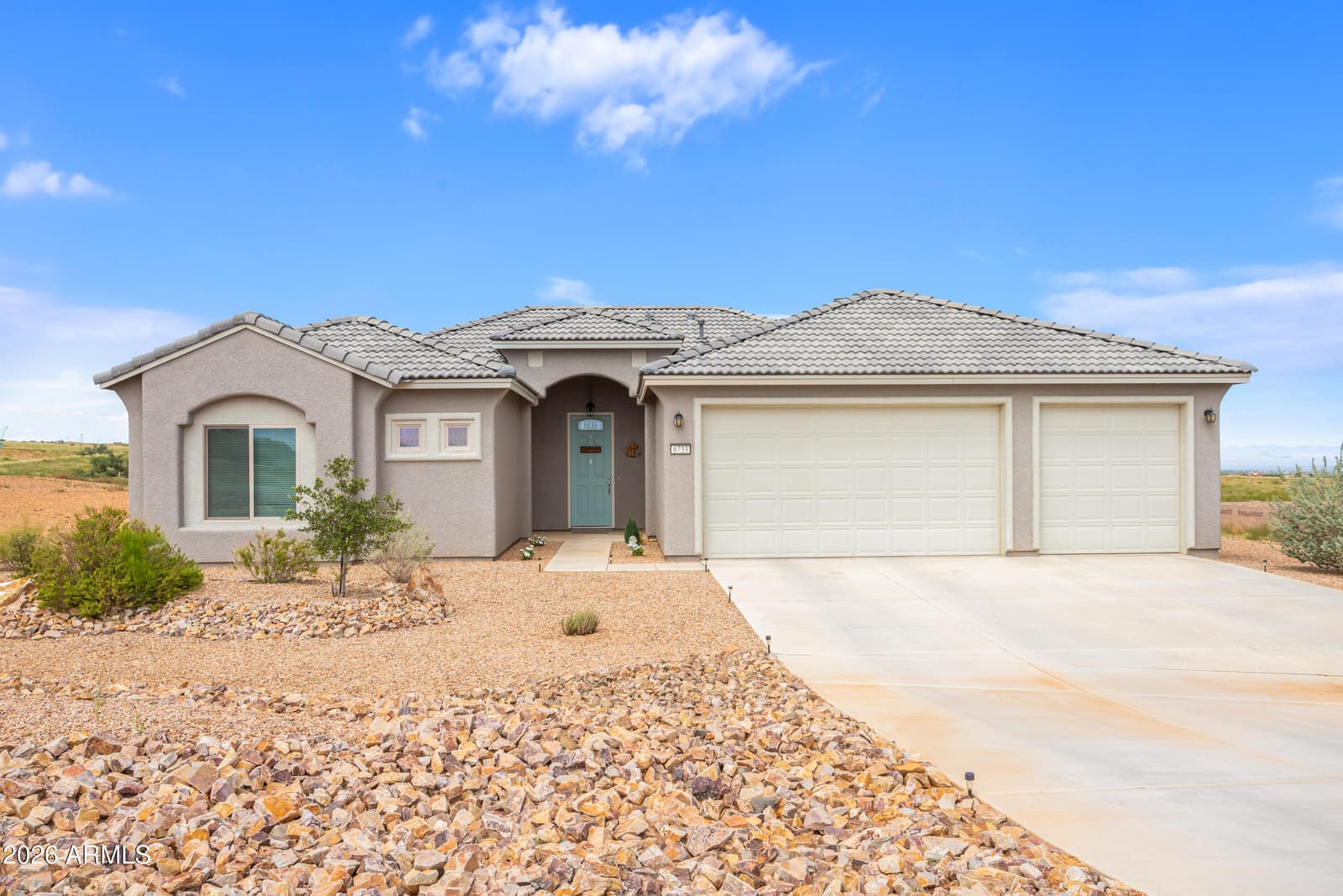 6733 E Vaquero Circle, Hereford, AZ 85615 — photo 1 of 41