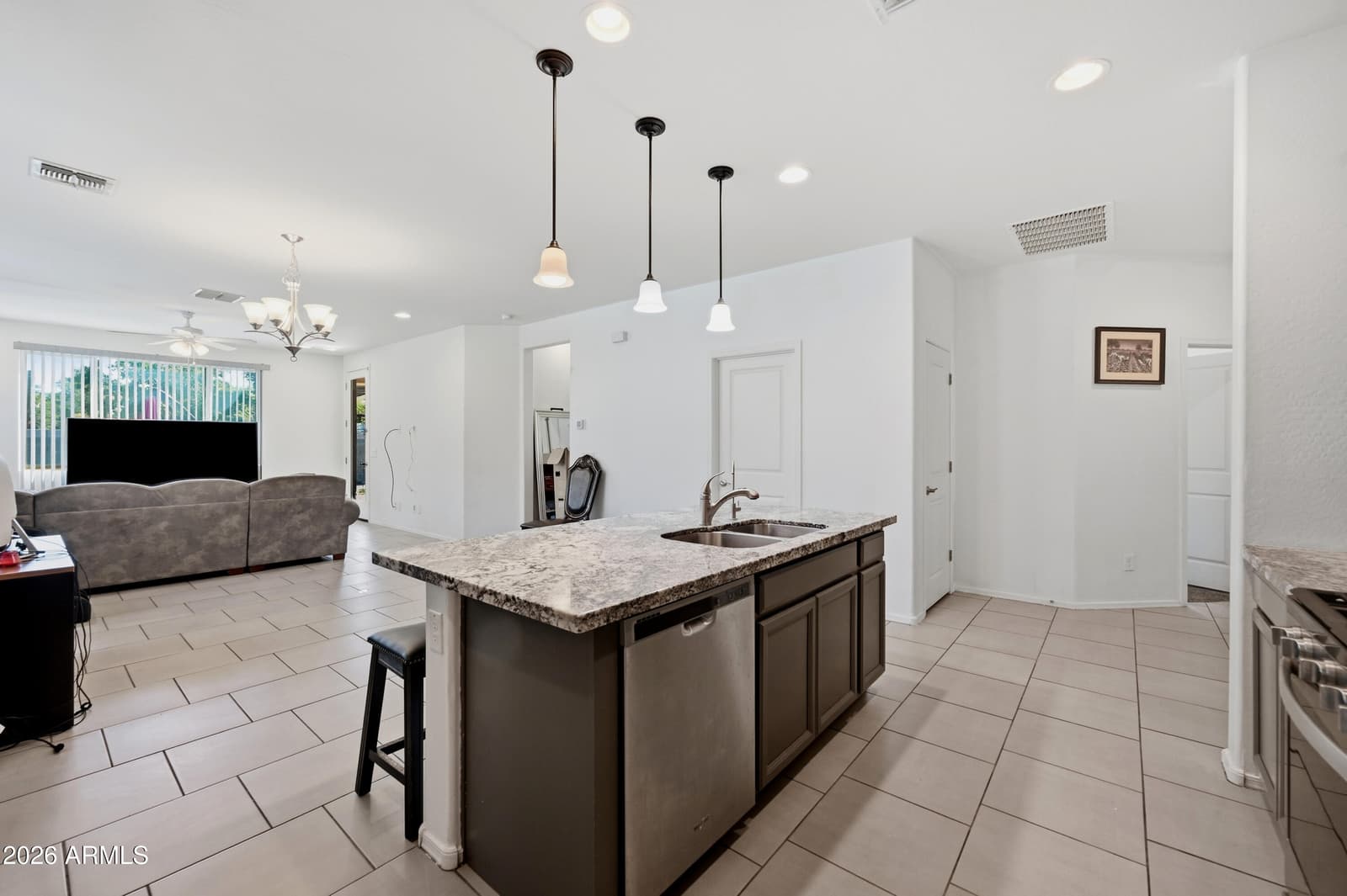 2723 W Apollo Road, Phoenix, AZ 85041 — photo 4 of 17