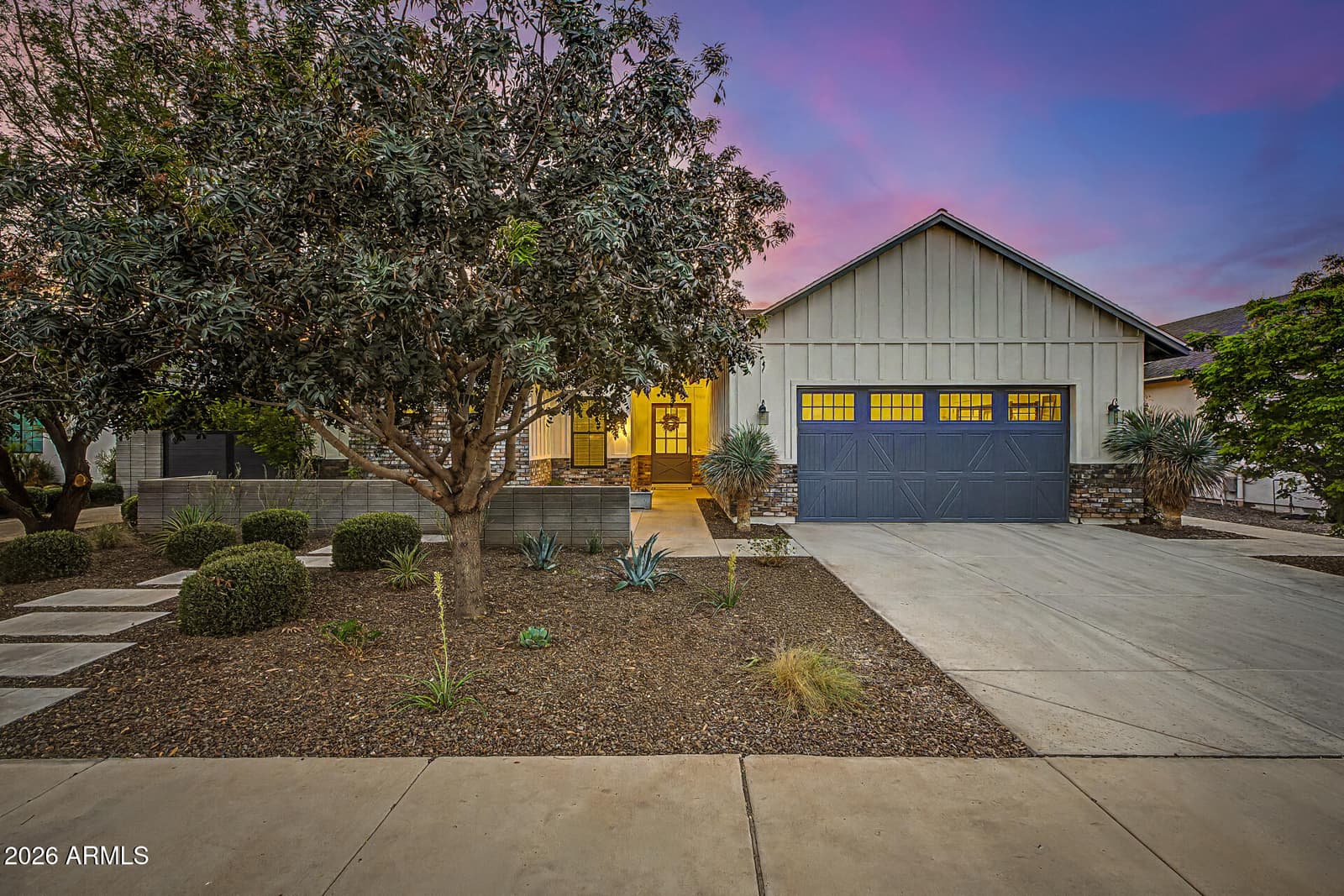 8718 N 9th Avenue, Phoenix, AZ 85021 — photo 1 of 53