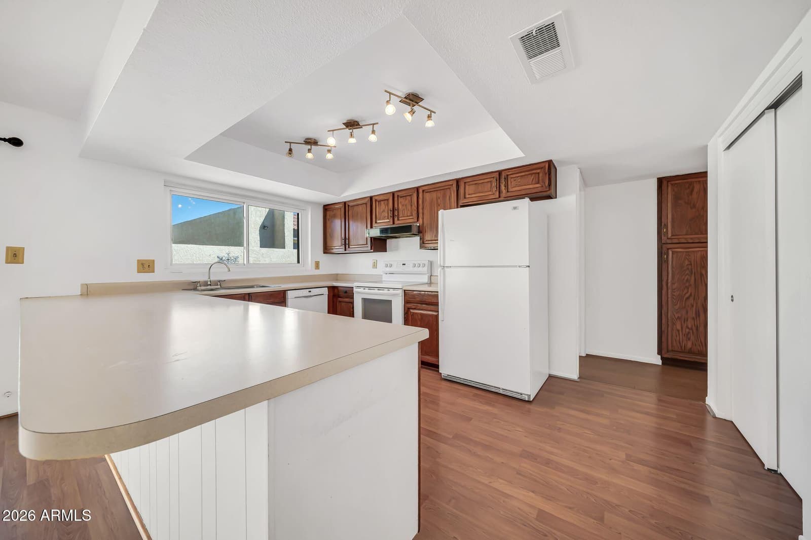 6209 N 22nd Drive, Phoenix, AZ 85015 — photo 11 of 32
