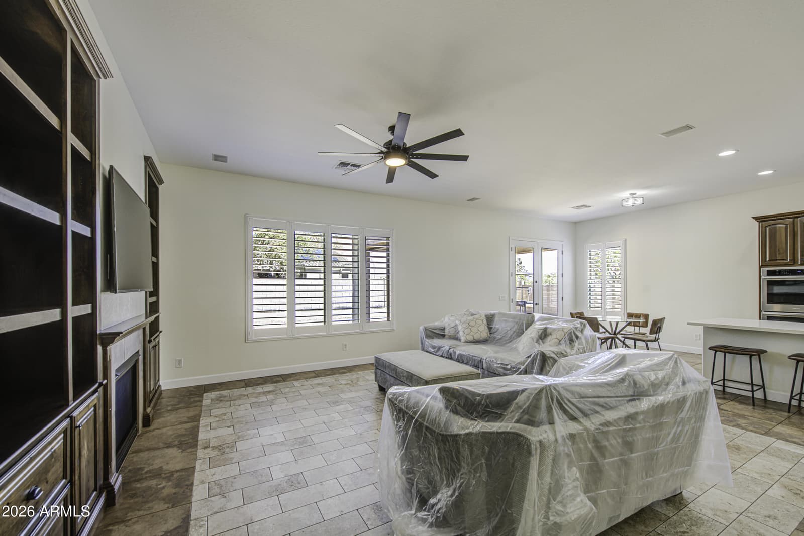 128 E Caribbean Drive, Casa Grande, AZ 85122 — photo 9 of 44