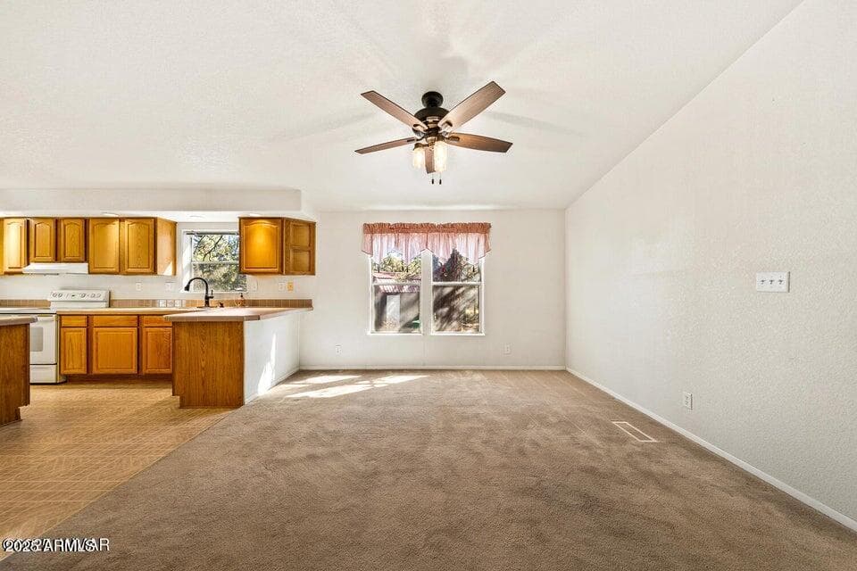 2421 W Thornton Road, Show Low, AZ 85901 — photo 17 of 48