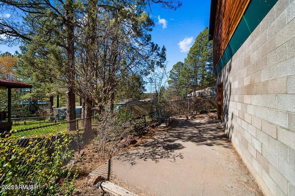 2421 W Thornton Road, Show Low, AZ 85901 — photo 41 of 48