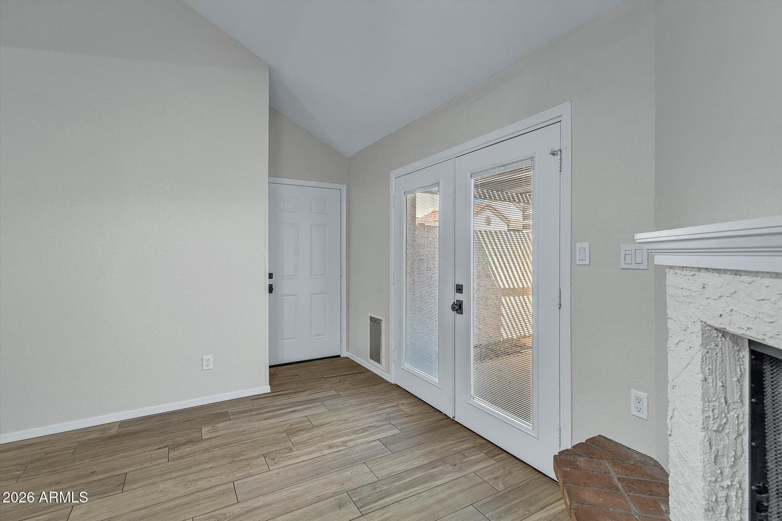 907 S Lola Lane 2, Tempe, AZ 85281 — photo 4 of 19