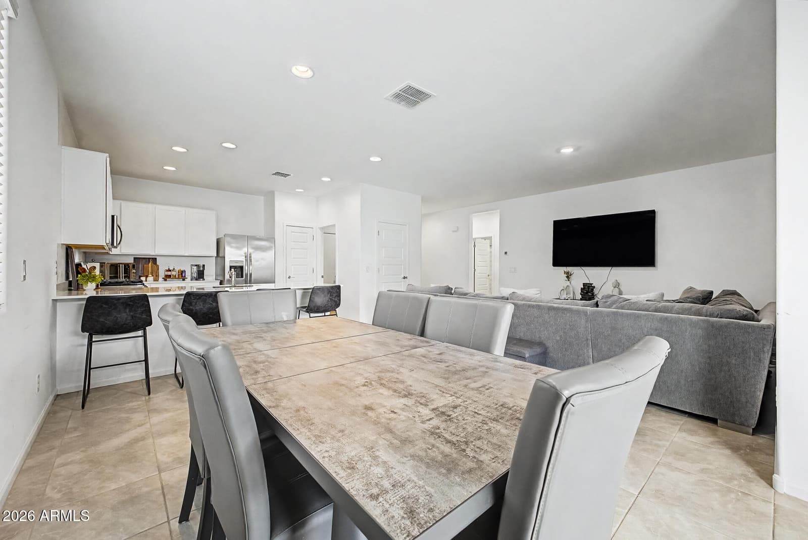 15587 W Kendall Street, Goodyear, AZ 85338 — photo 11 of 31