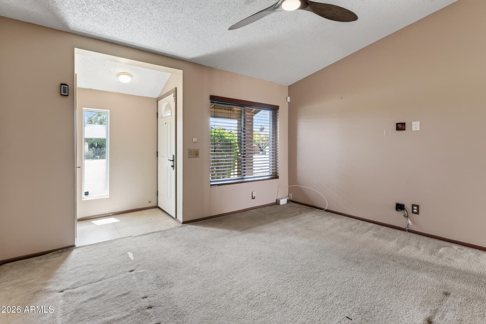 542 E Oraibi Drive, Phoenix, AZ 85024 — photo 5 of 35