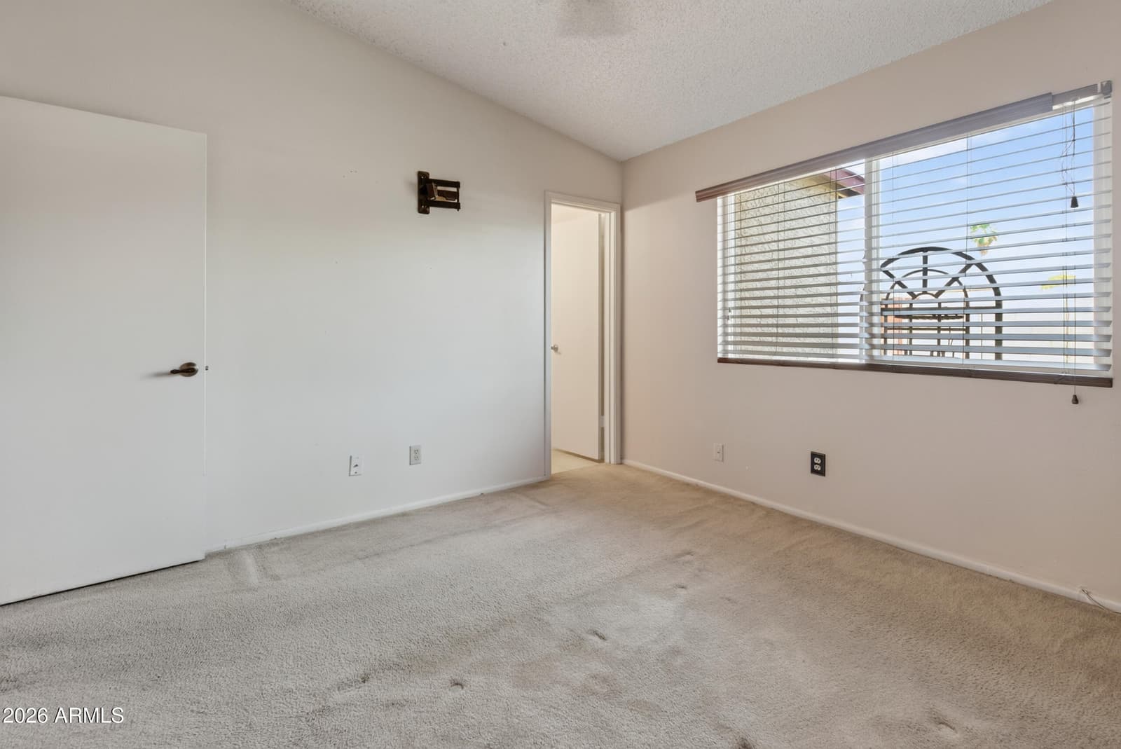 542 E Oraibi Drive, Phoenix, AZ 85024 — photo 12 of 35