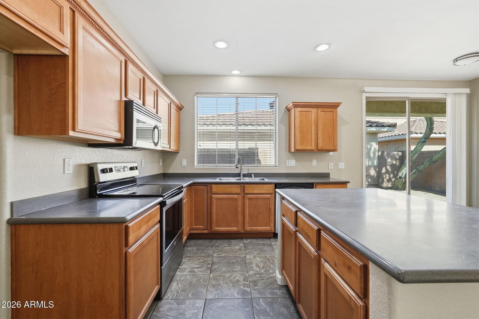 13550 W Cypress Street, Goodyear, AZ 85395 — photo 11 of 23