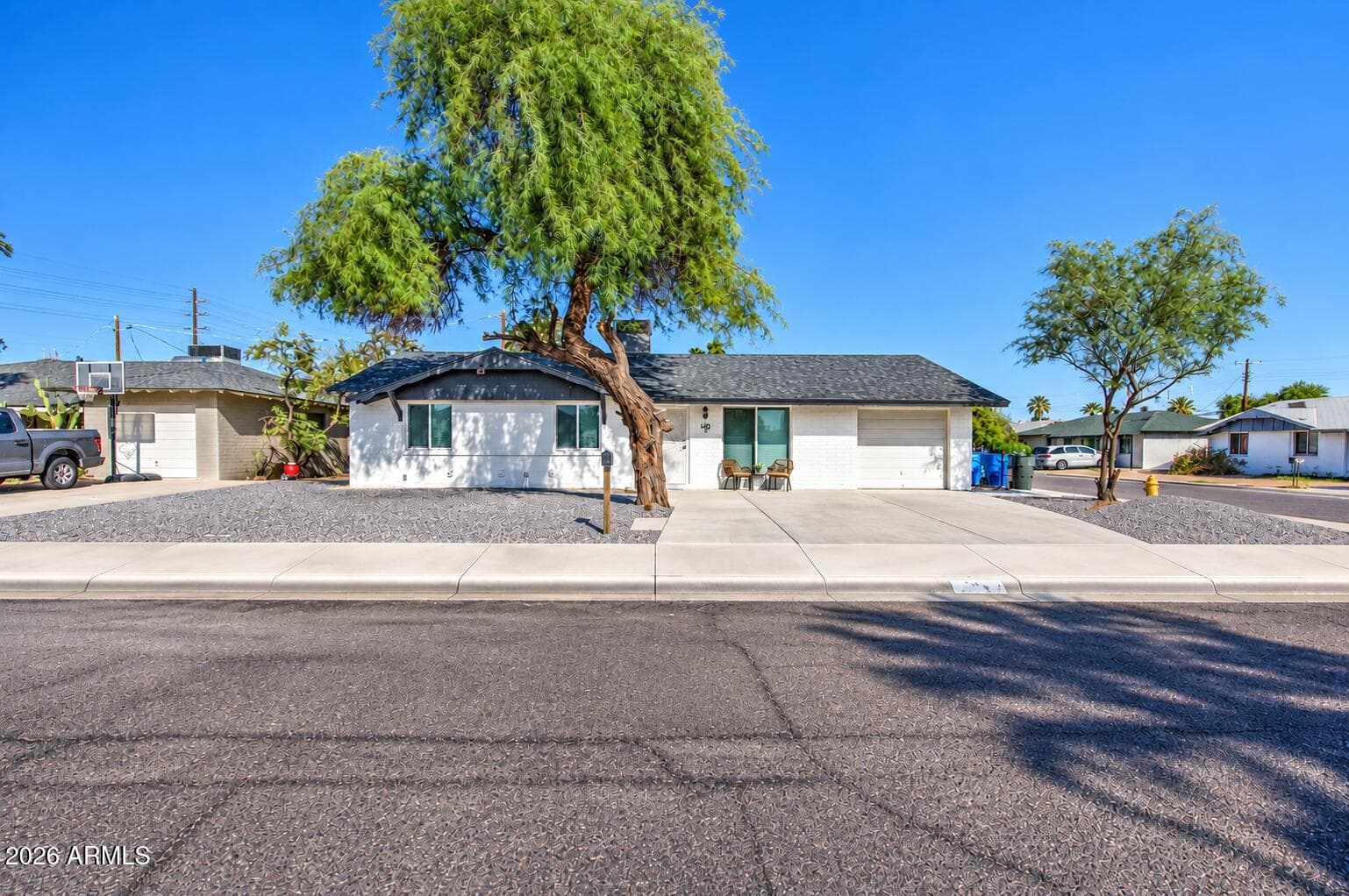 9043 N 16th Drive, Phoenix, AZ 85021 — photo 4 of 36