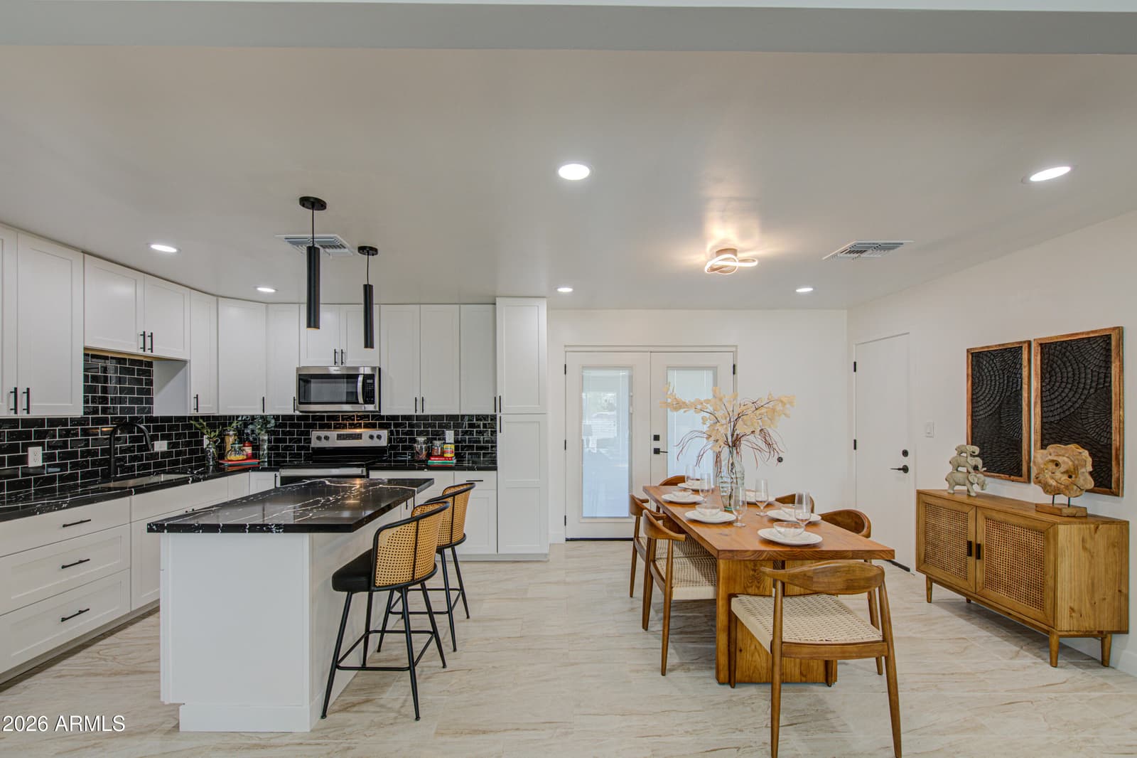 9043 N 16th Drive, Phoenix, AZ 85021 — photo 7 of 36