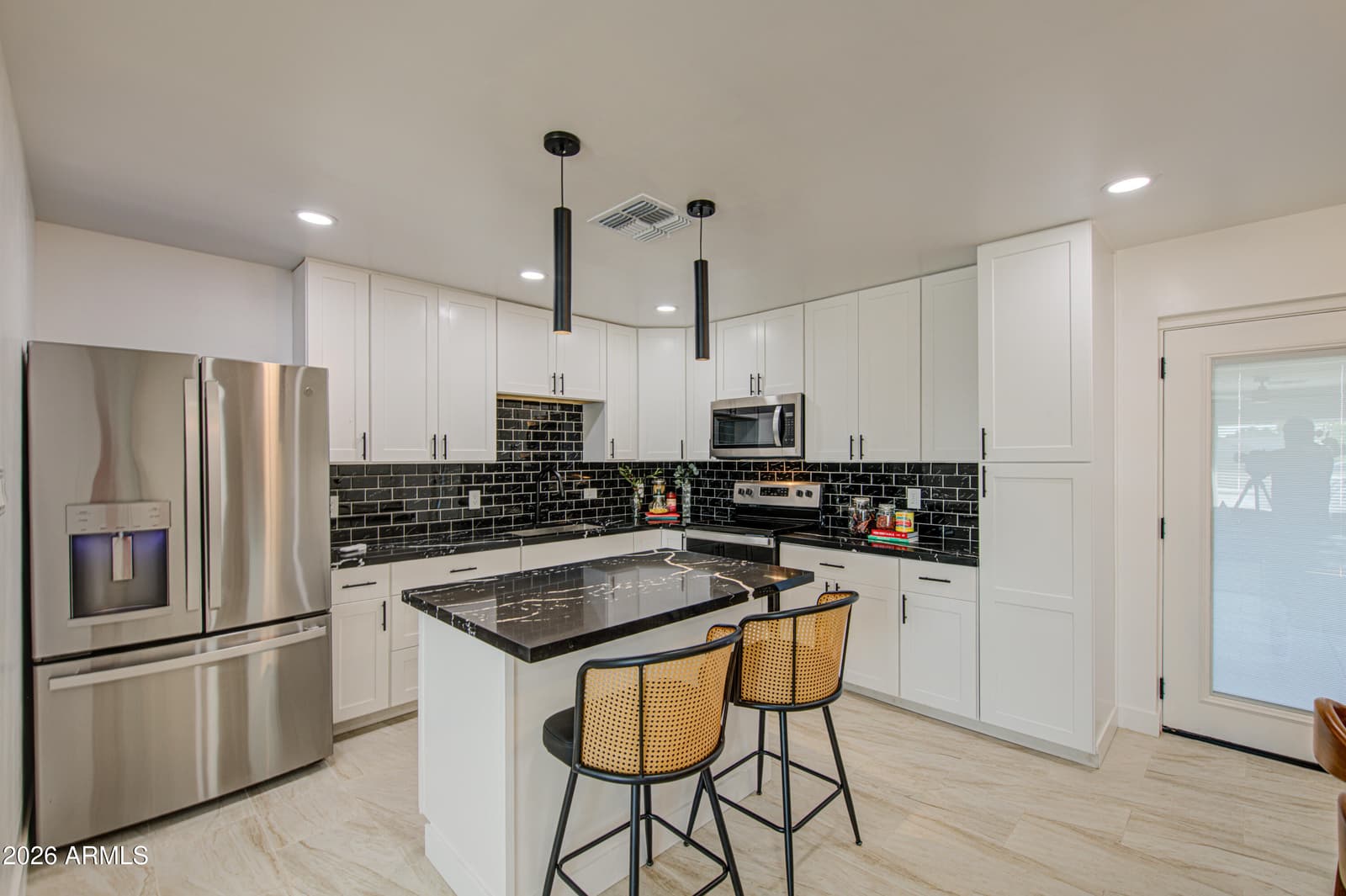 9043 N 16th Drive, Phoenix, AZ 85021 — photo 10 of 36