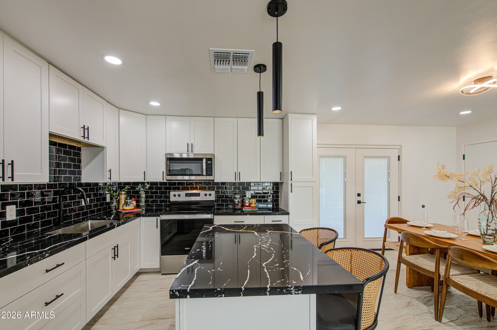 9043 N 16th Drive, Phoenix, AZ 85021 — photo 11 of 36