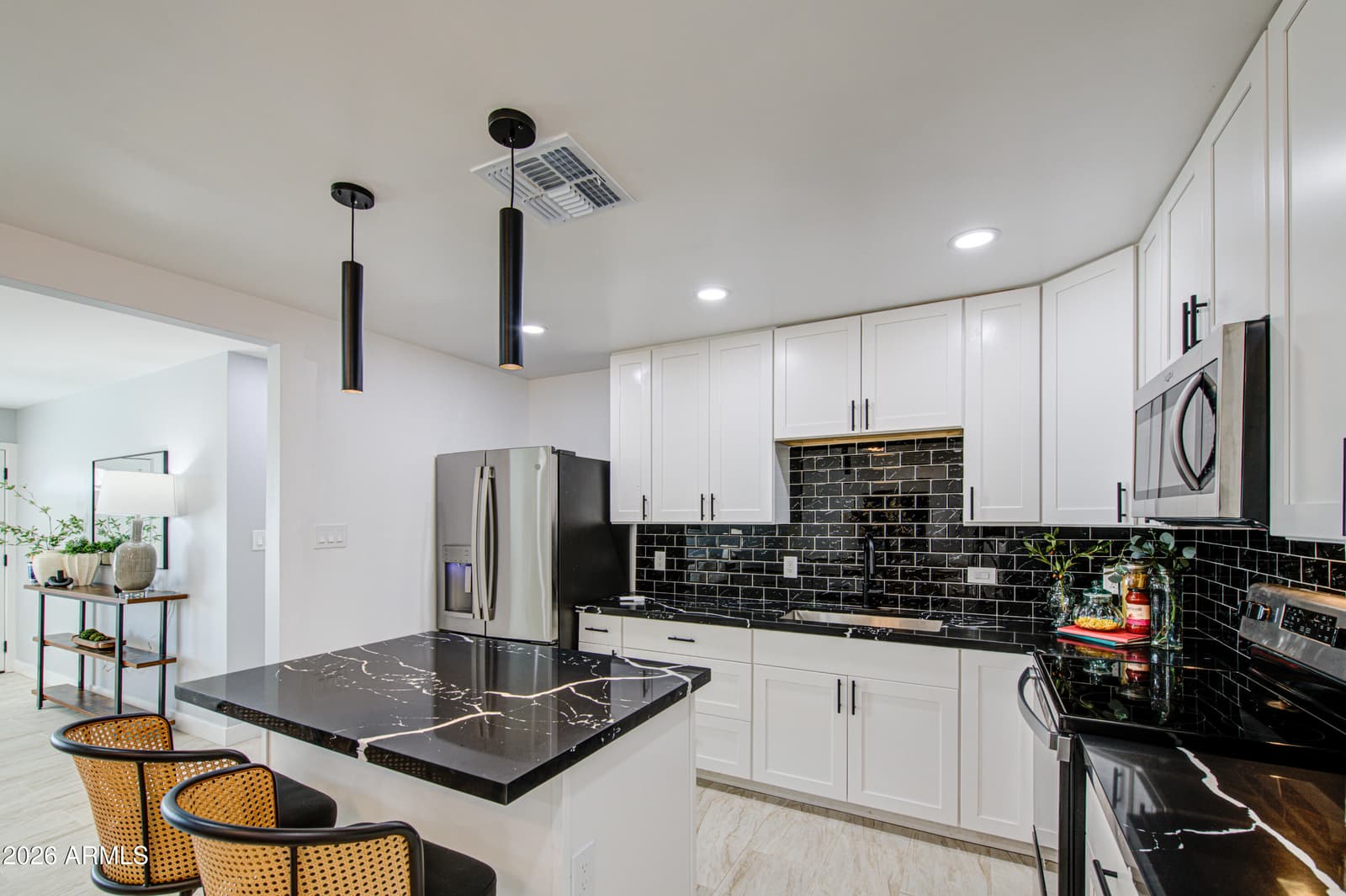 9043 N 16th Drive, Phoenix, AZ 85021 — photo 13 of 36