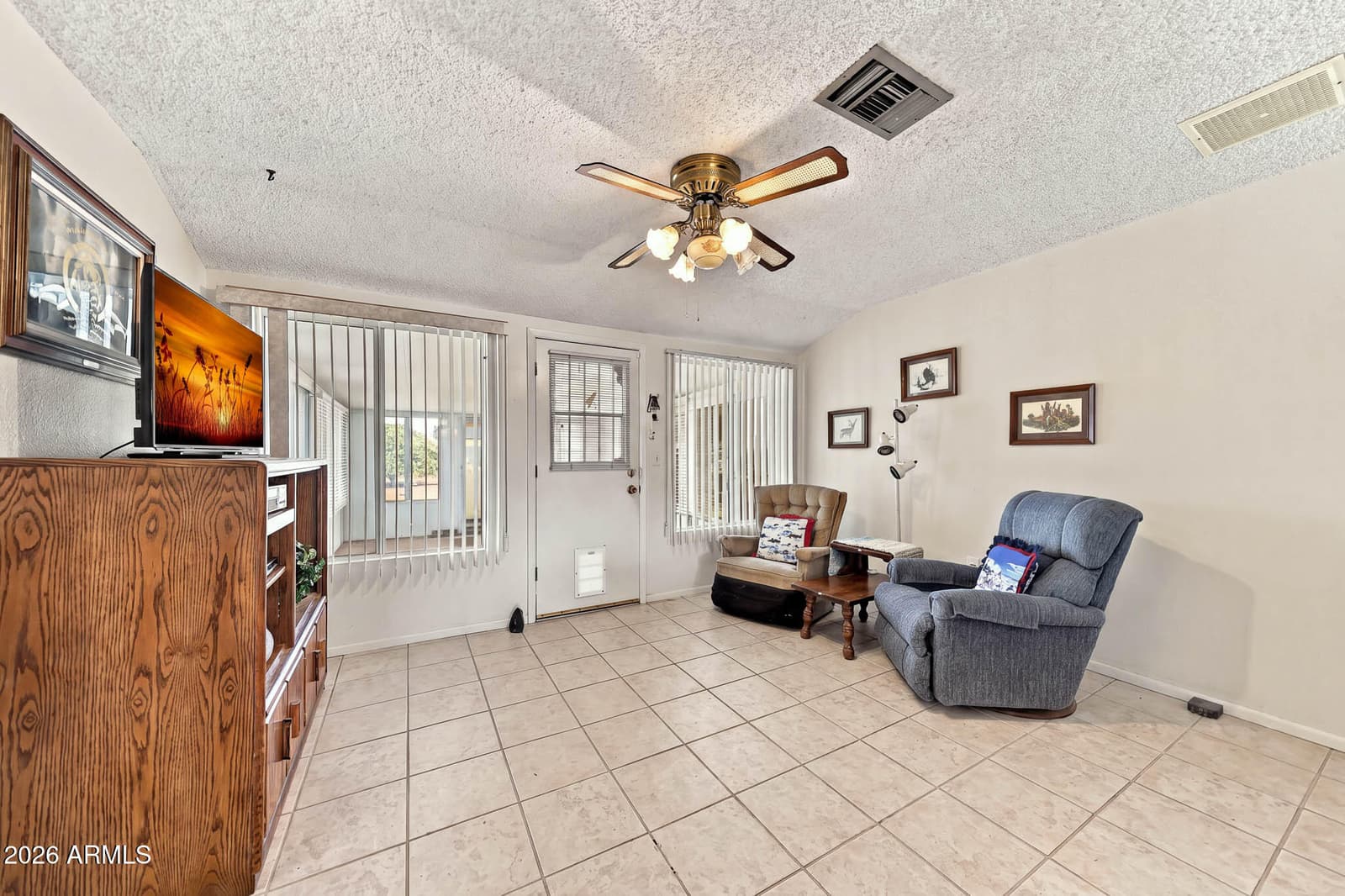 10210 W Twin Oaks Drive, Sun City, AZ 85351 — photo 5 of 29