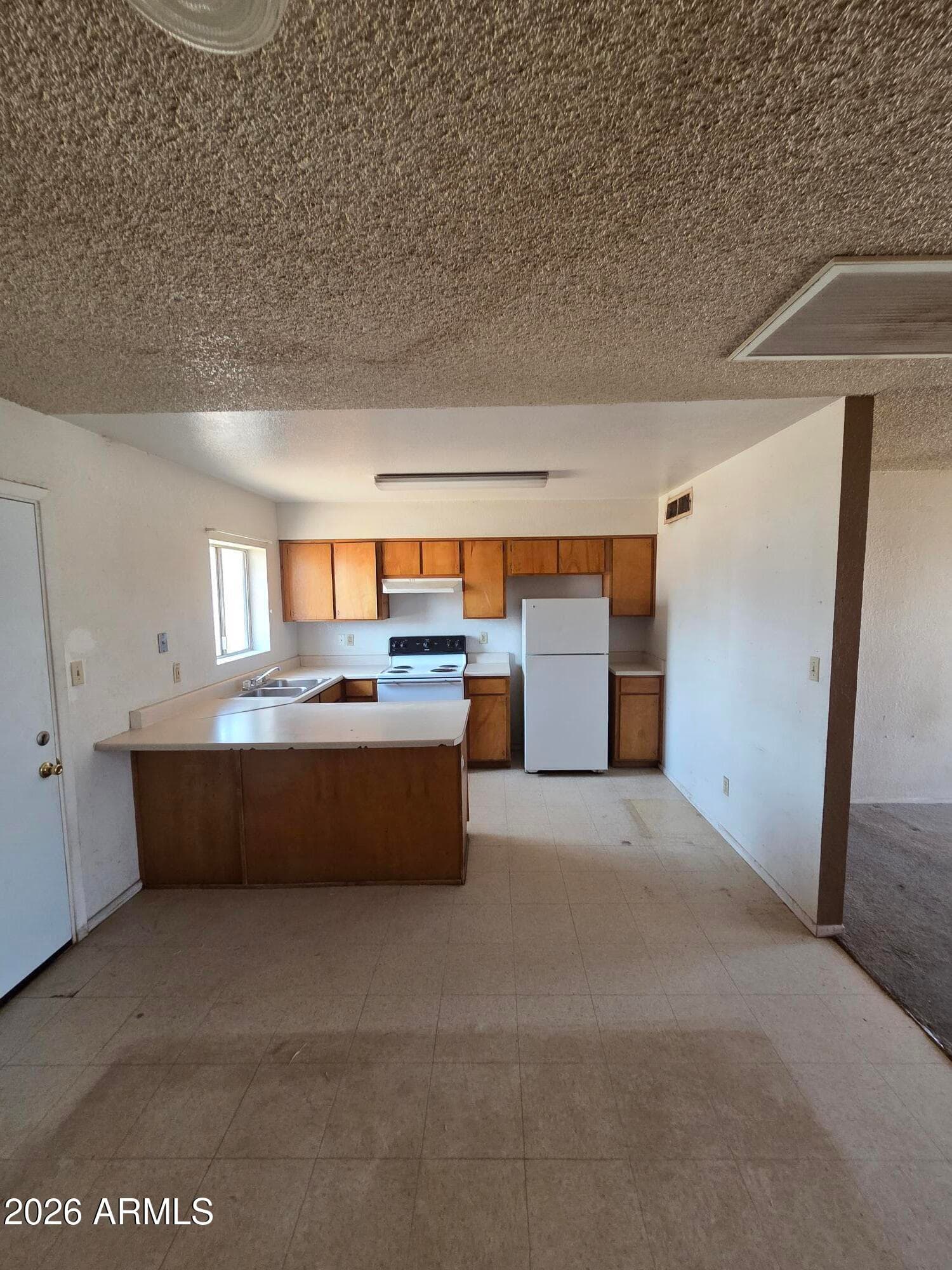 3321 W Grovers Avenue, Phoenix, AZ 85053 — photo 3 of 14