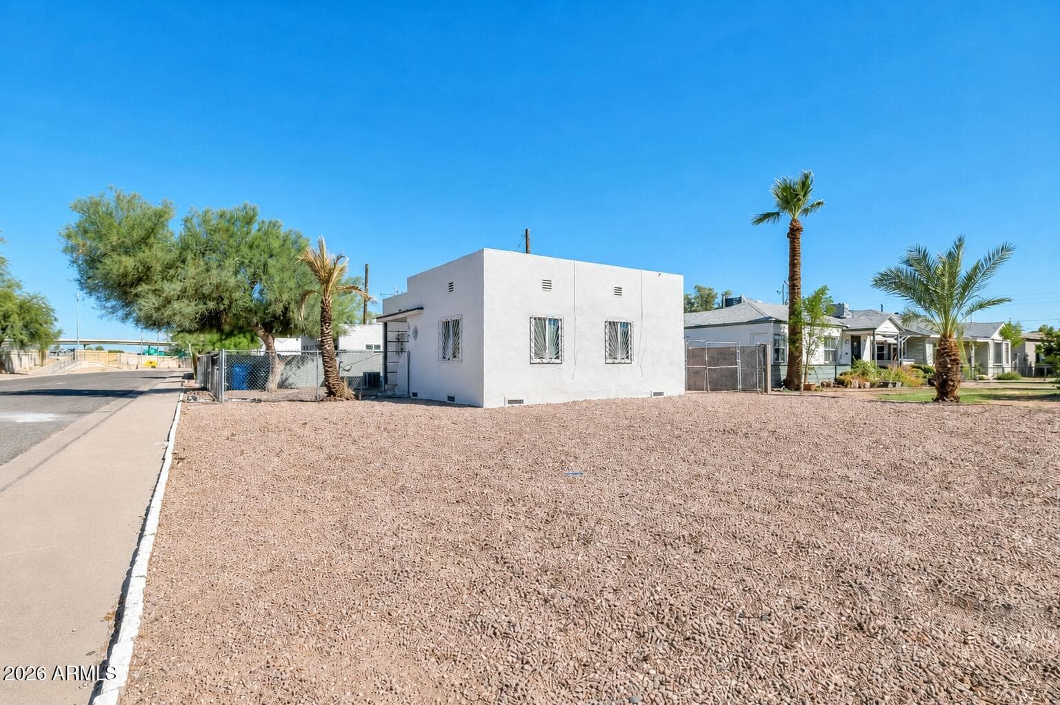 1729 E Moreland Street, Phoenix, AZ 85006 — photo 4 of 24