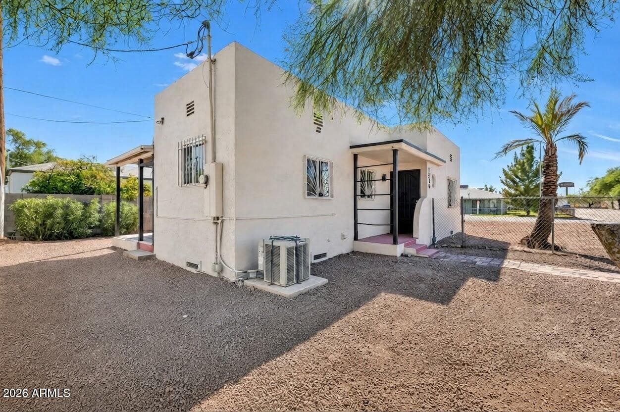 1729 E Moreland Street, Phoenix, AZ 85006 — photo 2 of 24