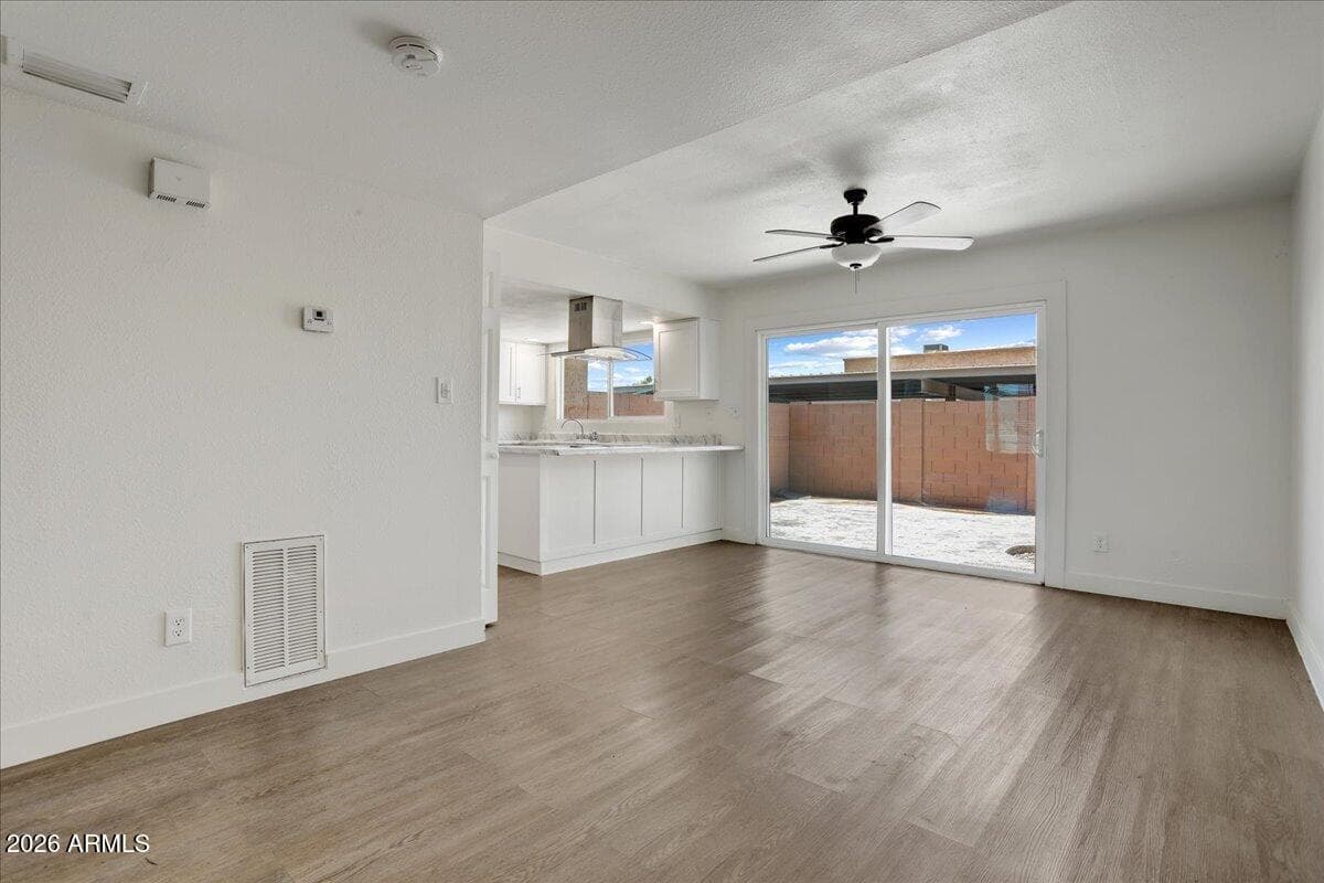 8404 N 32nd Ave Avenue, Phoenix, AZ 85051 — photo 5 of 17