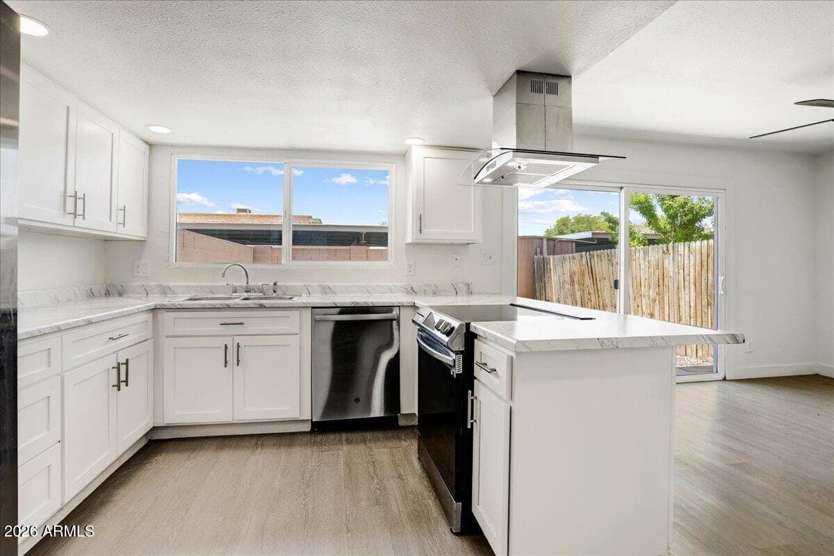 8404 N 32nd Ave Avenue, Phoenix, AZ 85051 — photo 8 of 17