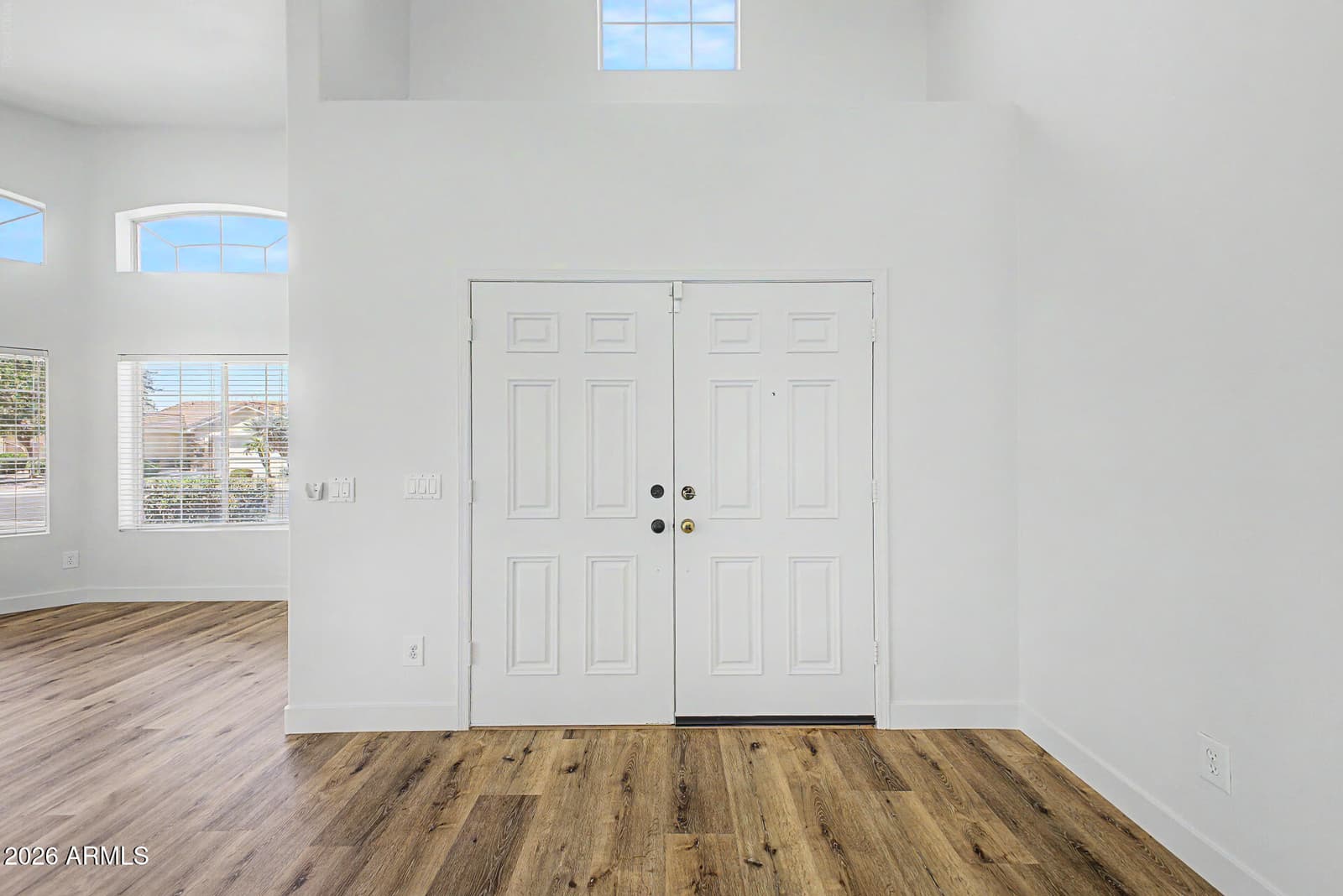 835 W Cooley Drive, Gilbert, AZ 85233 — photo 3 of 28