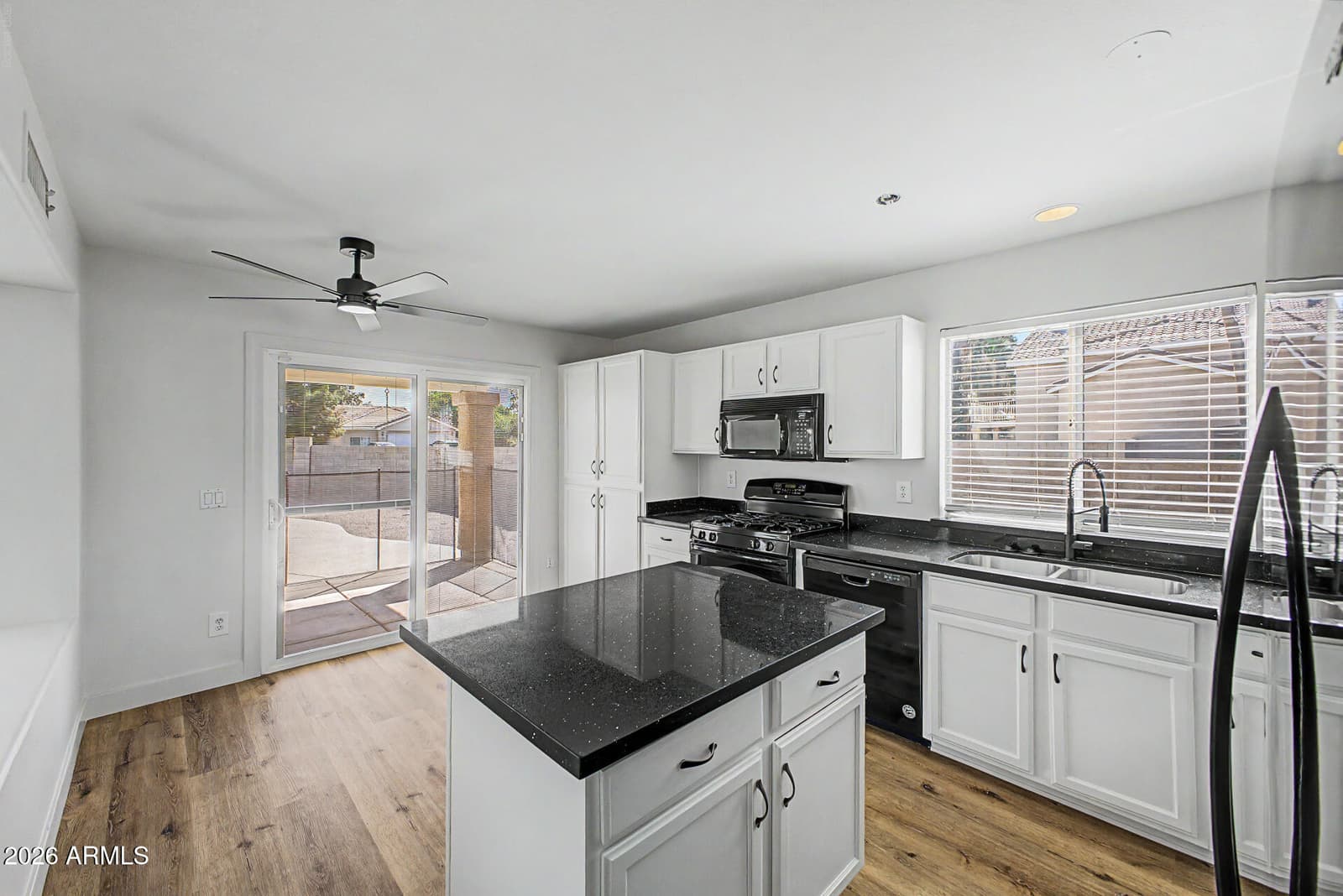 835 W Cooley Drive, Gilbert, AZ 85233 — photo 11 of 28