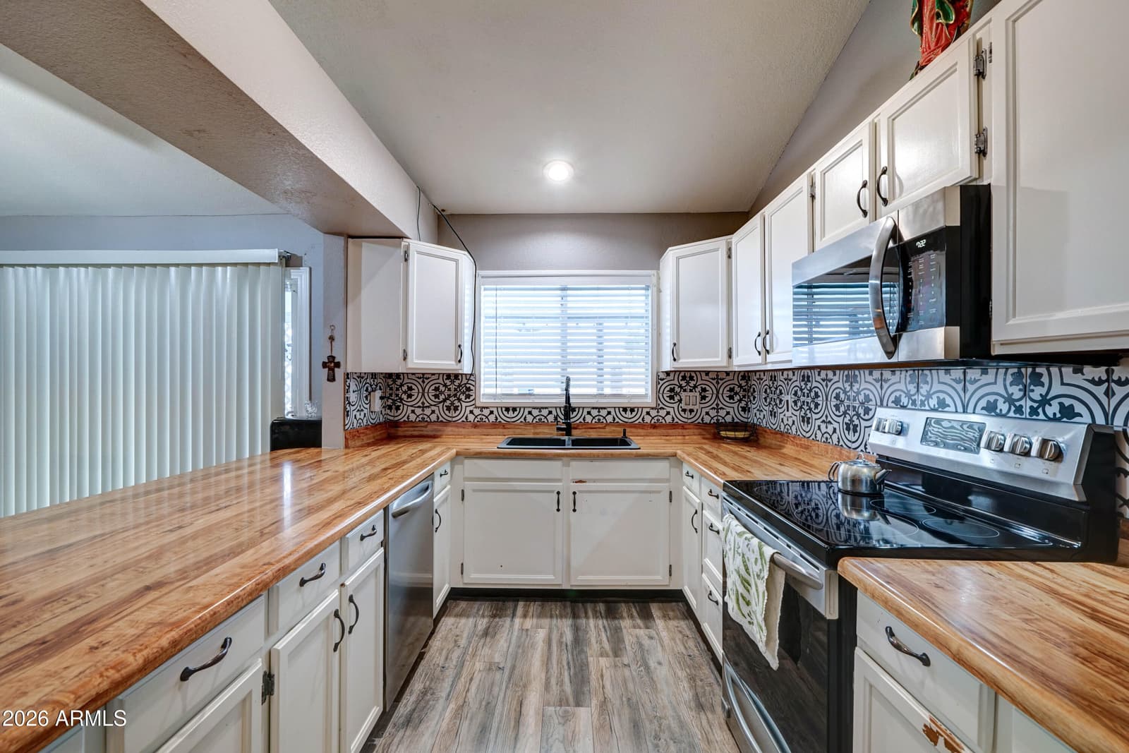 6926 W Sunnyside Drive, Peoria, AZ 85345 — photo 15 of 36