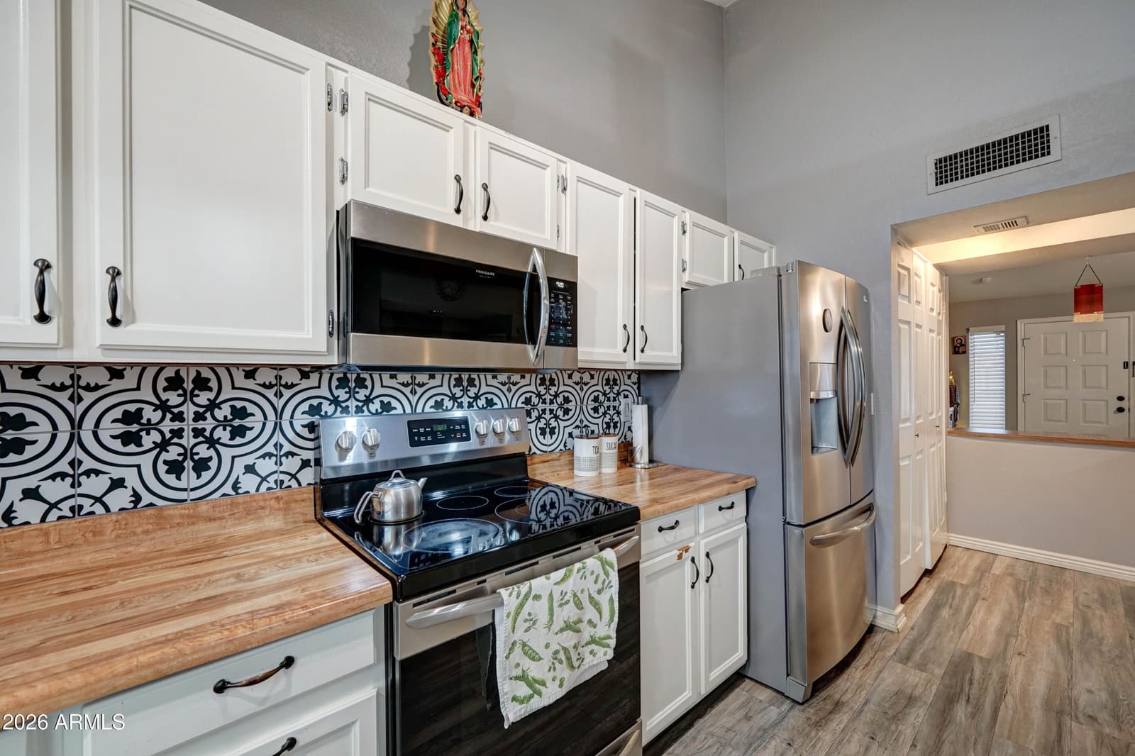 6926 W Sunnyside Drive, Peoria, AZ 85345 — photo 10 of 36