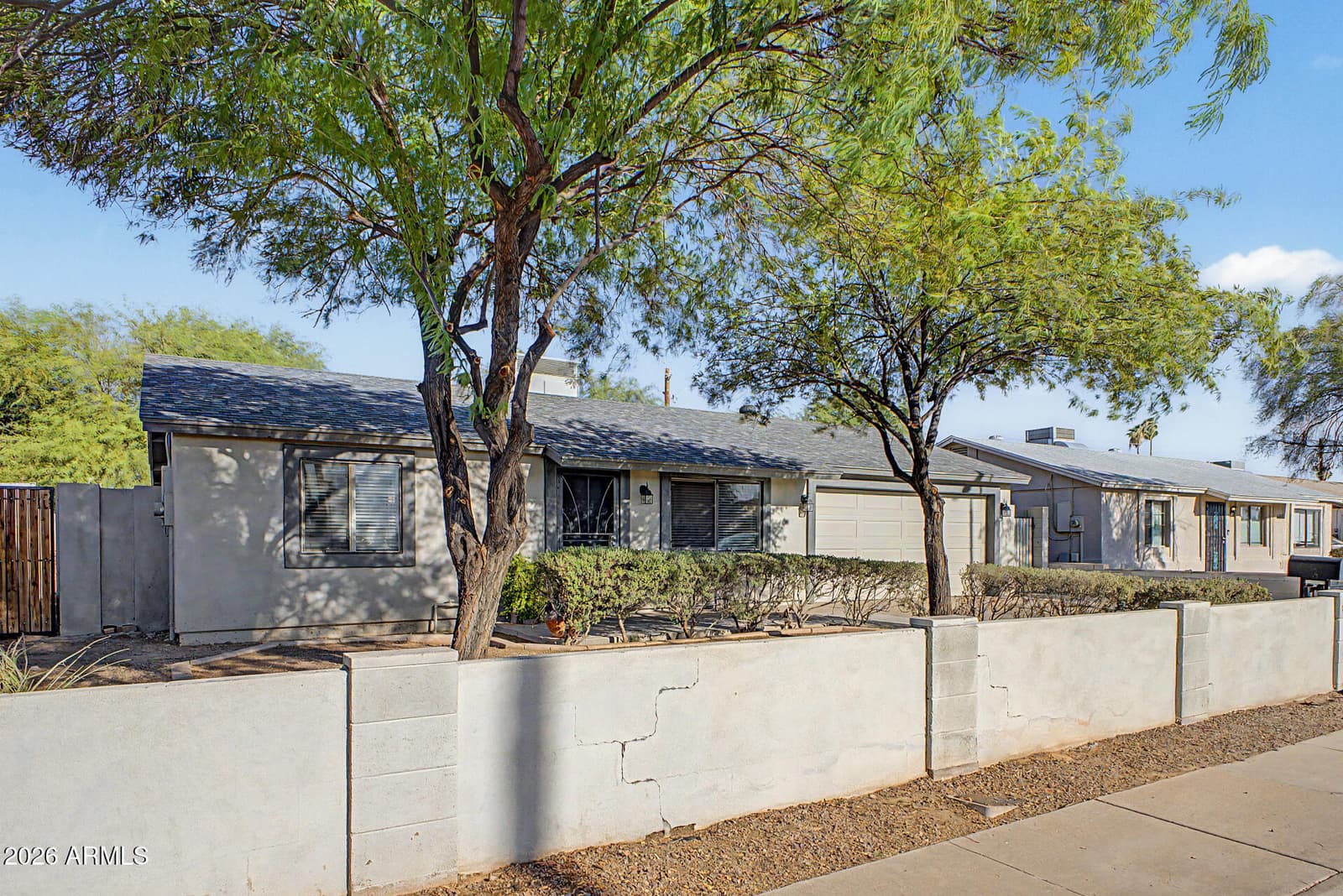 4657 N 79th Drive, Phoenix, AZ 85033 — photo 4 of 29