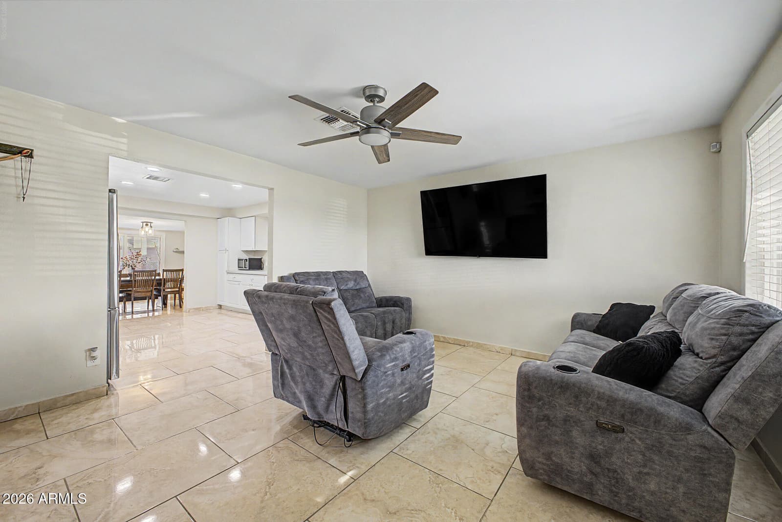 4657 N 79th Drive, Phoenix, AZ 85033 — photo 5 of 29