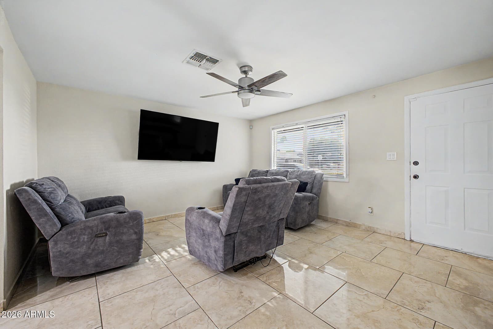 4657 N 79th Drive, Phoenix, AZ 85033 — photo 6 of 29